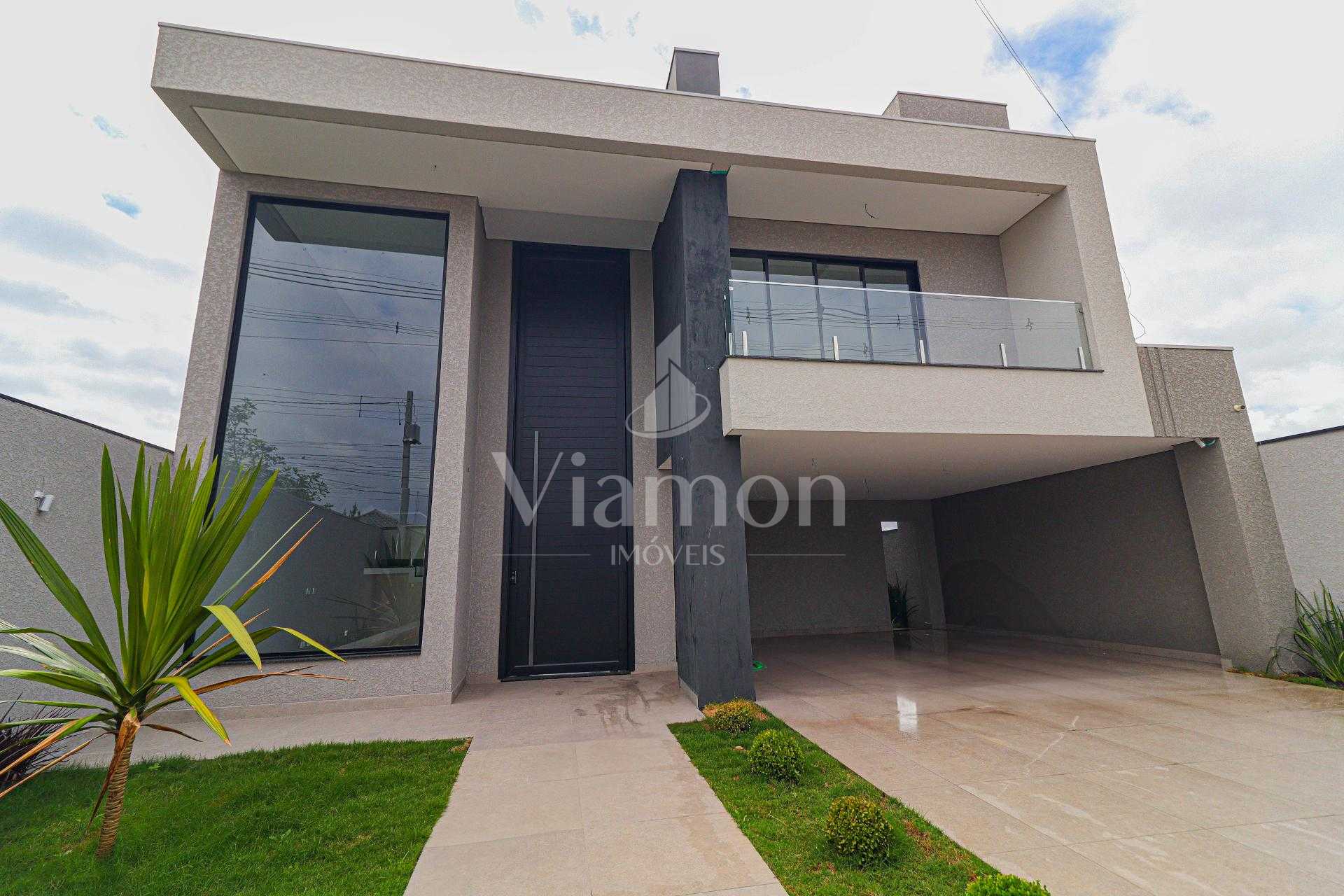 Sobrado de Alto Padrão com 4 Suítes e Piscina - Sustentável e ...