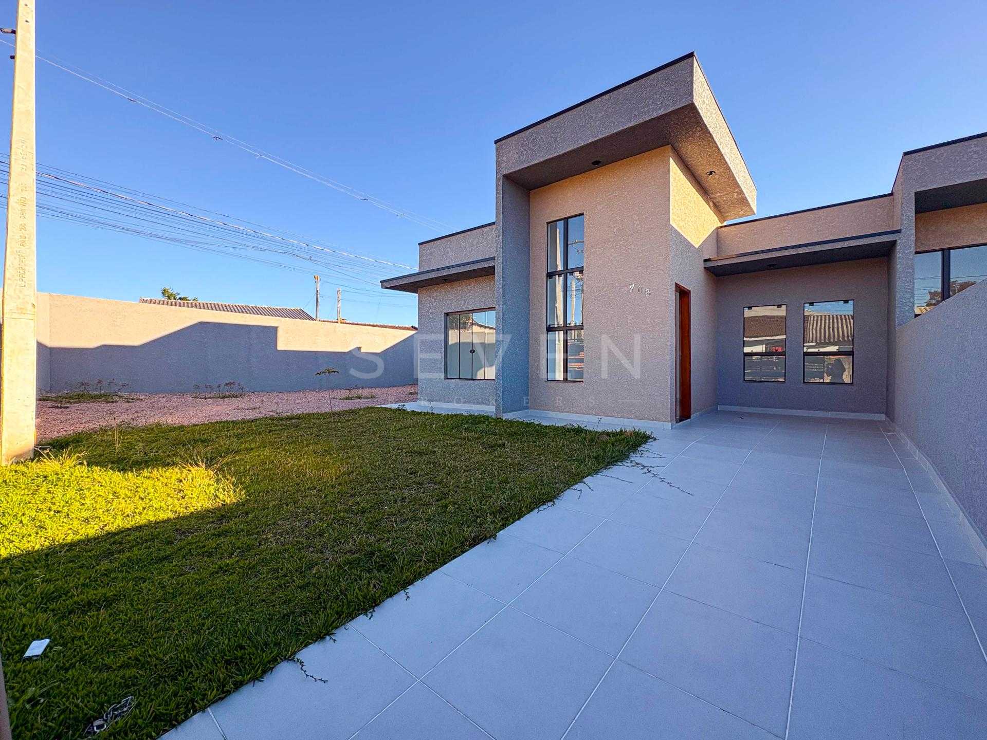 casa de esquina localizada no bairro Gralha Azul, em Fazenda R...