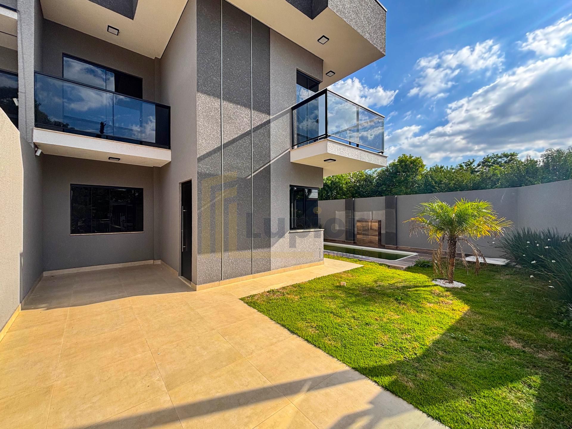 Casa Alto Padrão com Piscina e Fachada Imponente   Nações, Fa...