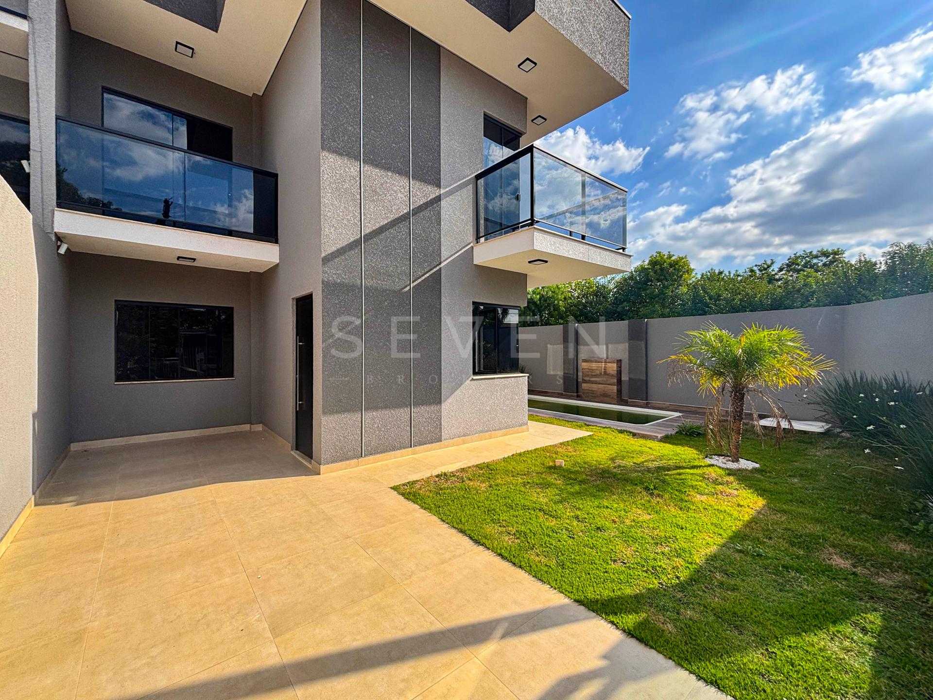 Casa Alto Padrão com Piscina e Fachada Imponente   Nações, Fa...