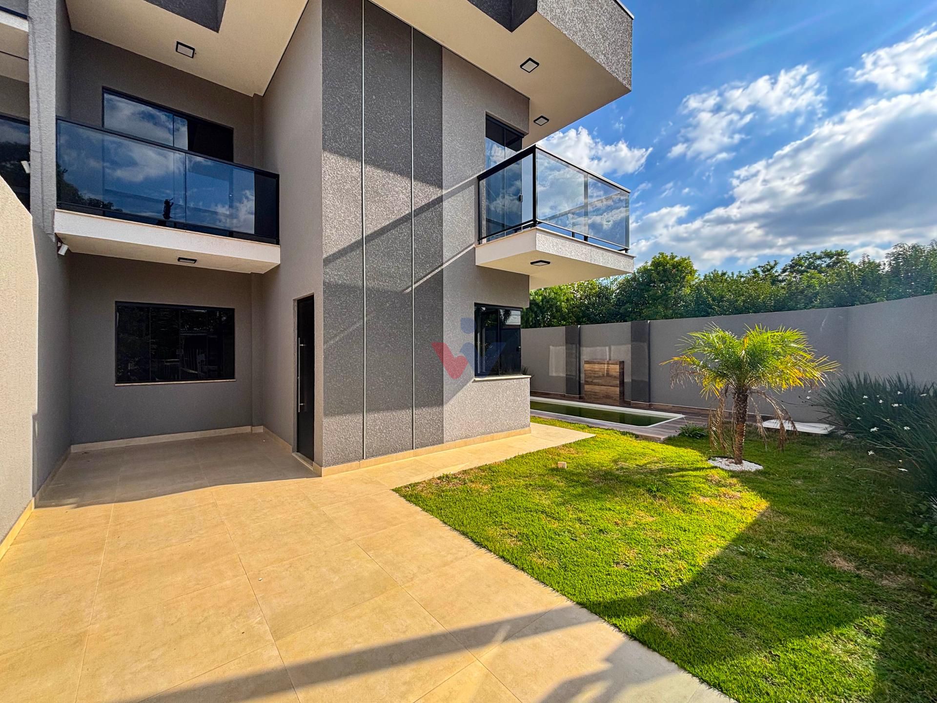 Casa Alto Padrão com Piscina e Fachada Imponente   Nações, Fa...