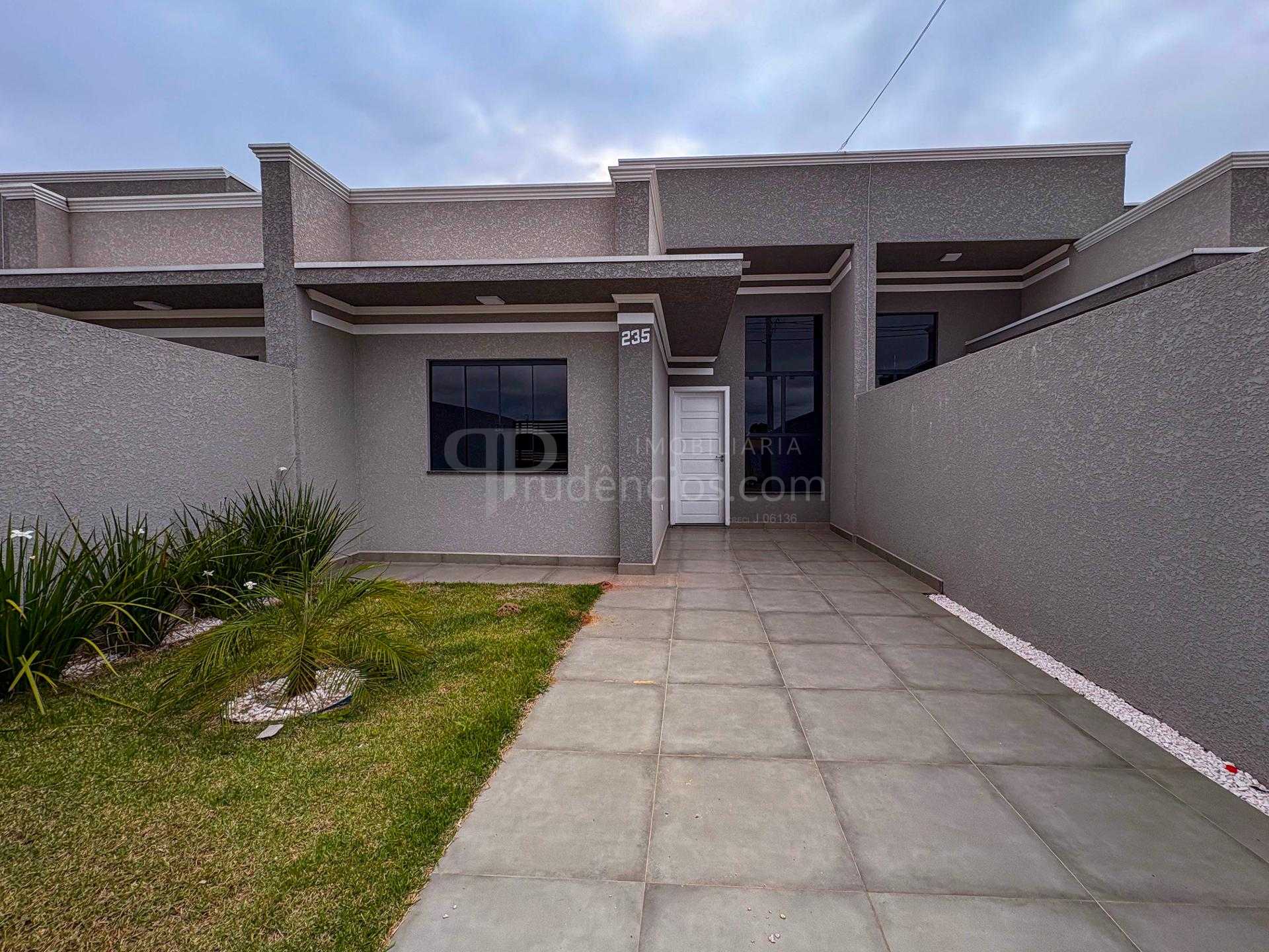 Casa Térrea com Área Gourmet Integrada  Bairro Estados, Fazen...