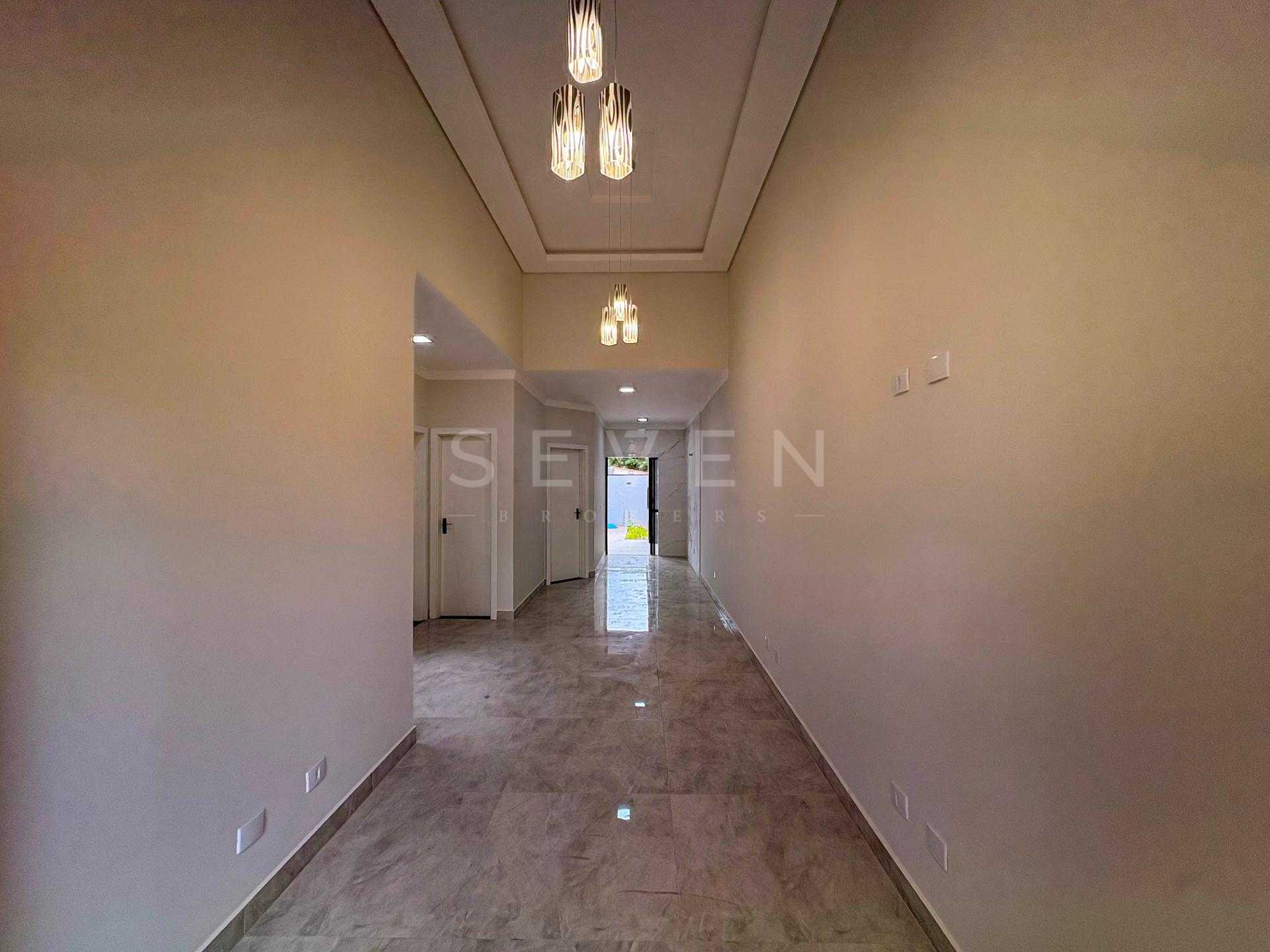 Casa com Piscina e Área Gourmet, Bairro Nações ,Fazenda Rio Gr...