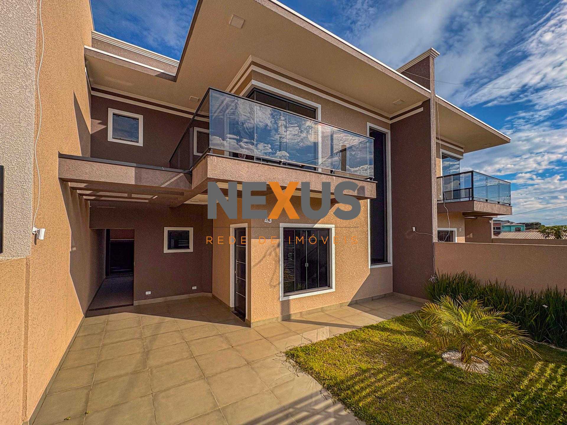 Sobrado à Venda no Bairro Santa Terezinha, Fazenda Rio Grande