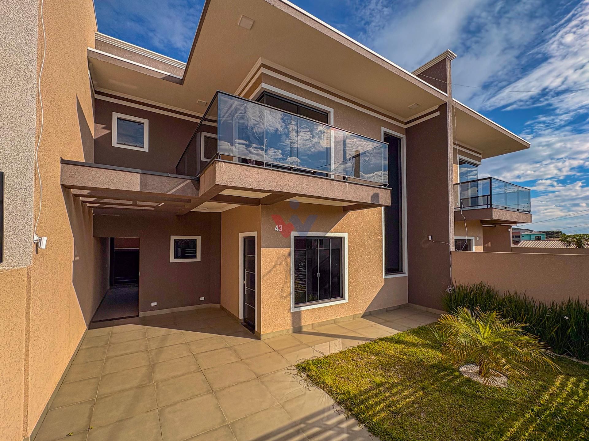 Sobrado à Venda no Bairro Santa Terezinha, Fazenda Rio Grande