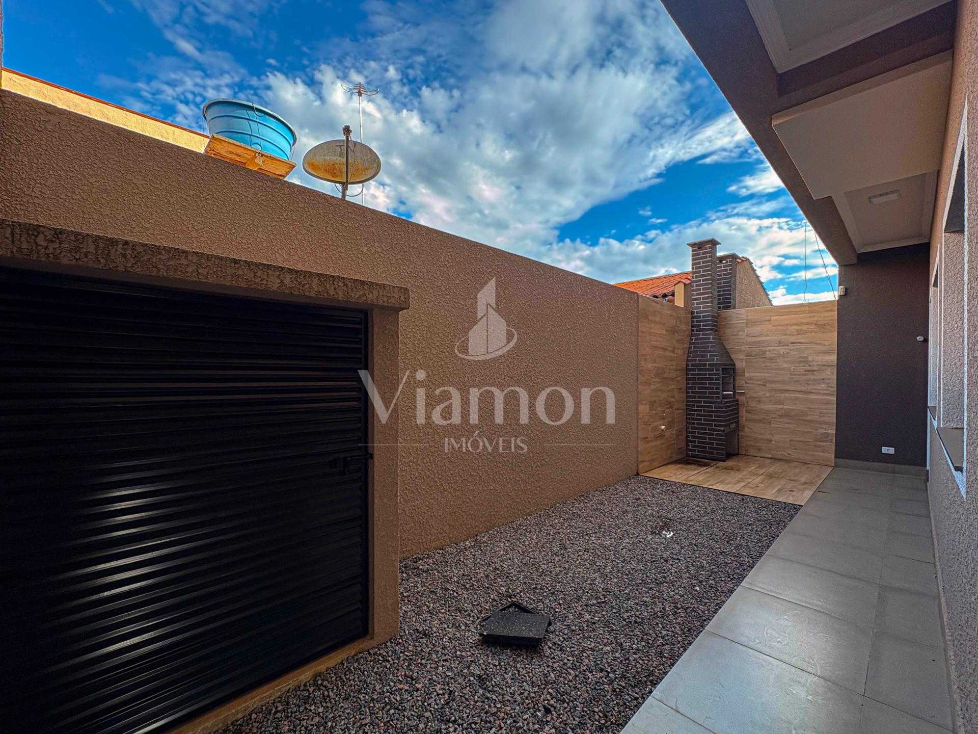 Sobrado à Venda no Bairro Santa Terezinha, Fazenda Rio Grande