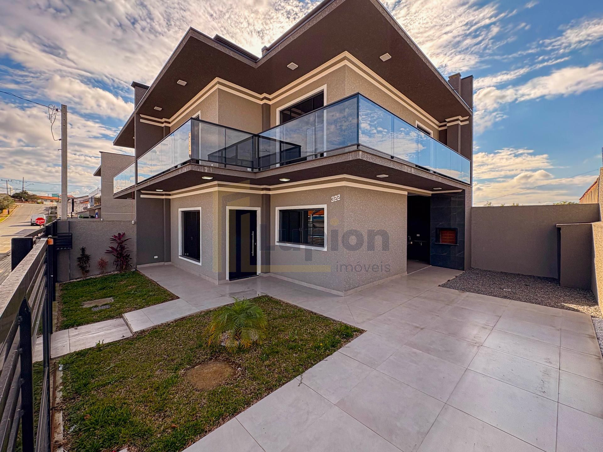 Sobrado à Venda no Bairro Iguaçu, Fazenda Rio Grande PR