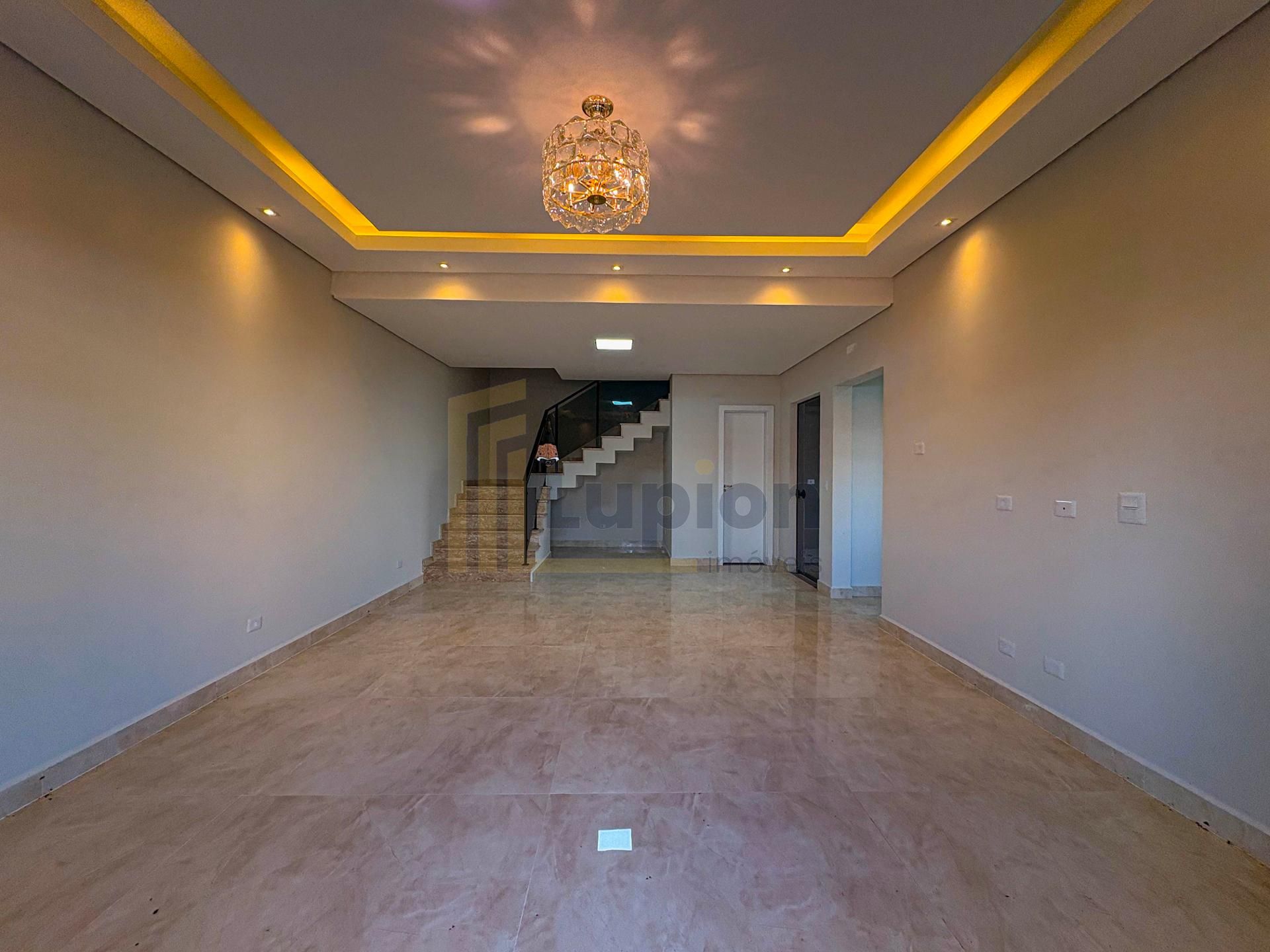 Sobrado à Venda no Bairro Iguaçu, Fazenda Rio Grande PR