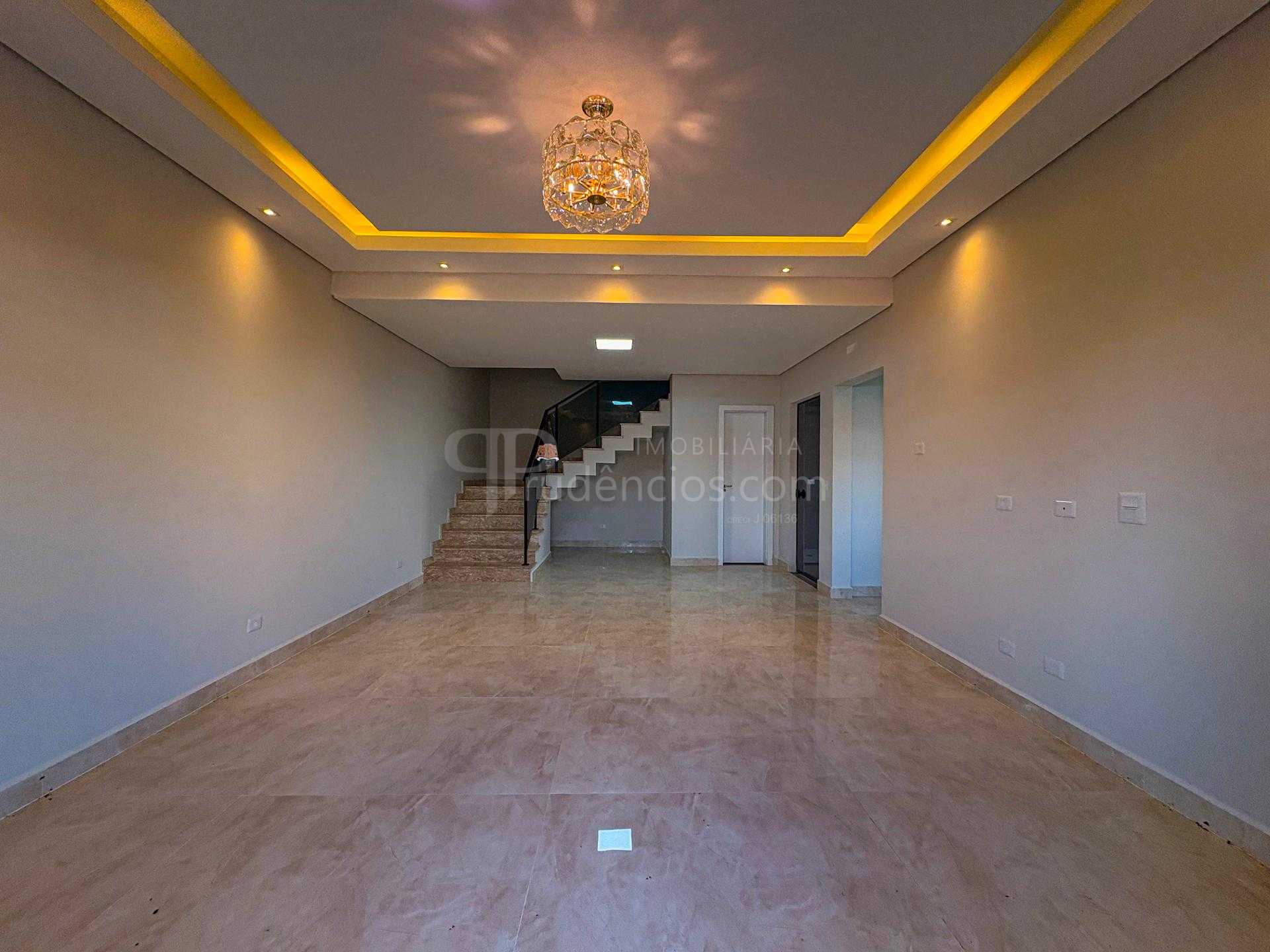 Sobrado à Venda no Bairro Iguaçu, Fazenda Rio Grande PR