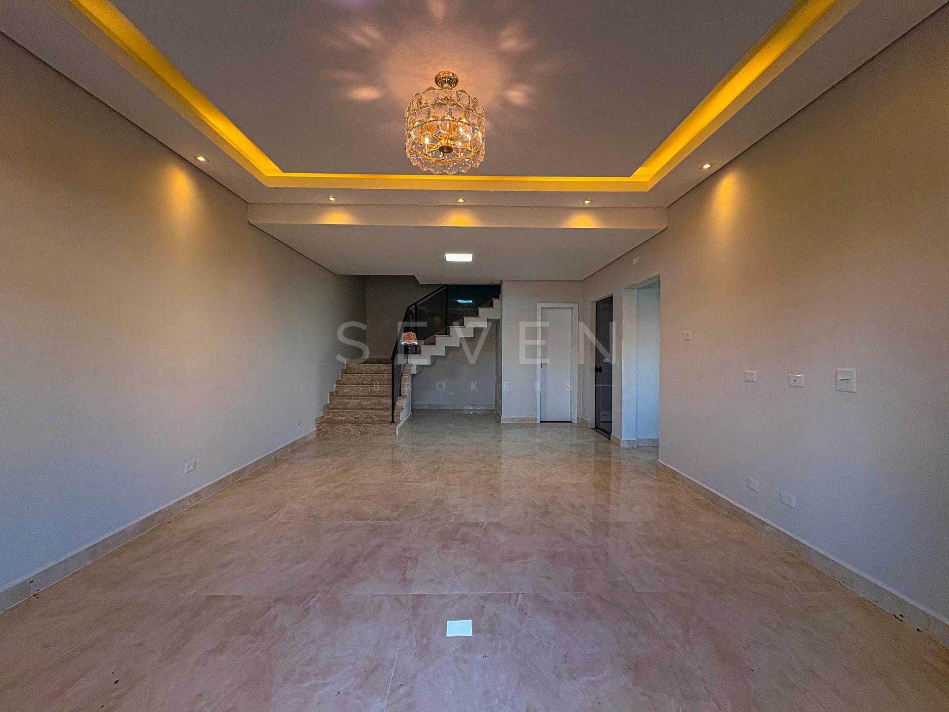 Sobrado à Venda no Bairro Iguaçu, Fazenda Rio Grande PR