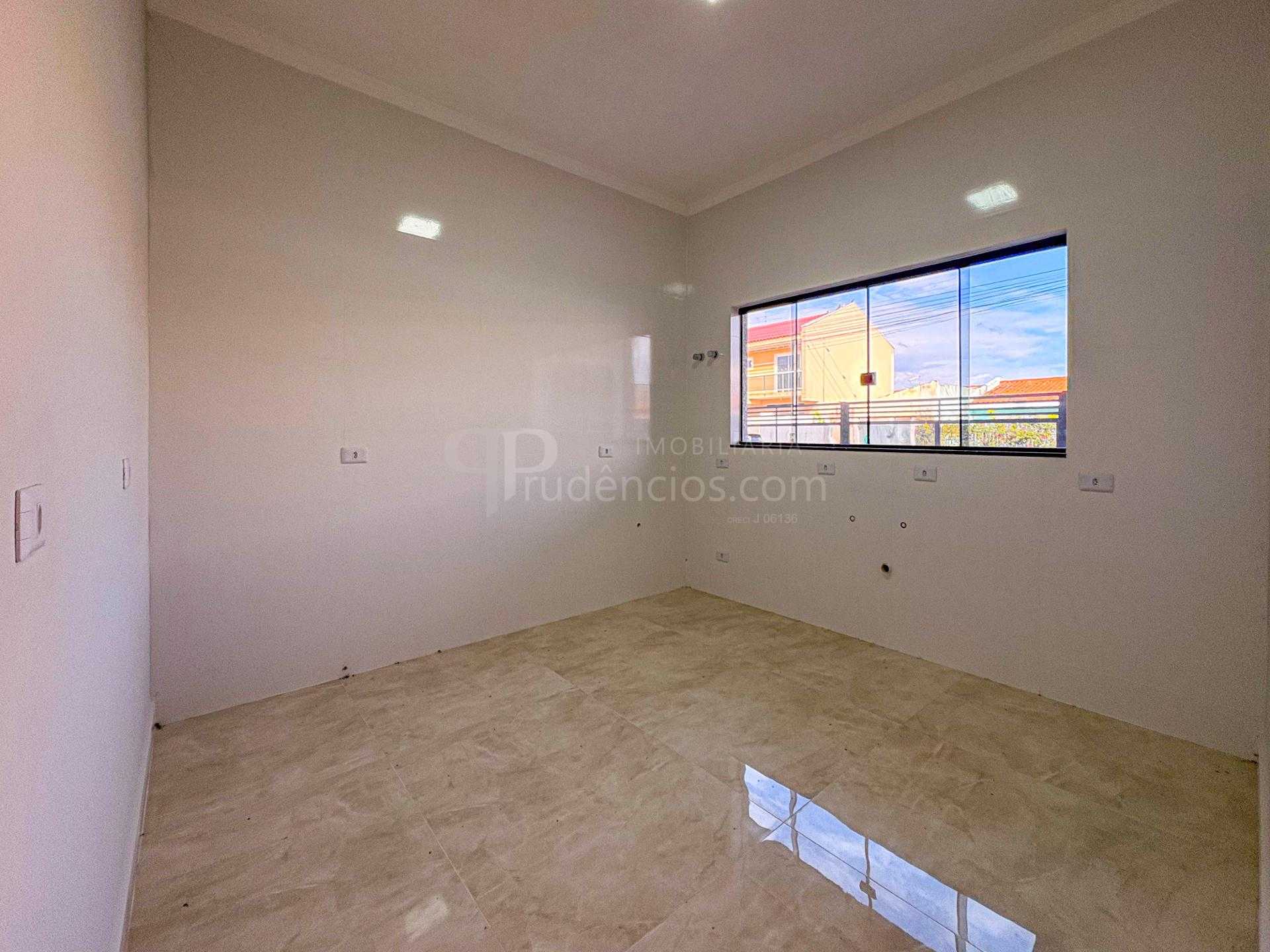 Sobrado à Venda no Bairro Iguaçu, Fazenda Rio Grande PR