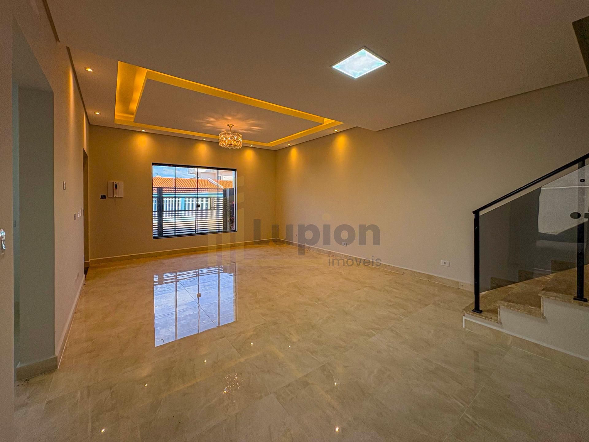 Sobrado à Venda no Bairro Iguaçu, Fazenda Rio Grande PR