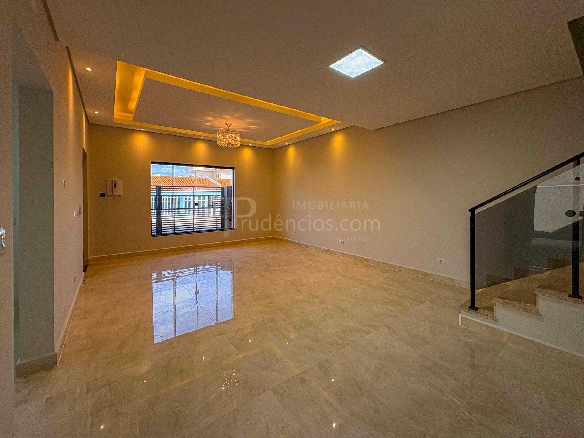 Sobrado à Venda no Bairro Iguaçu, Fazenda Rio Grande PR