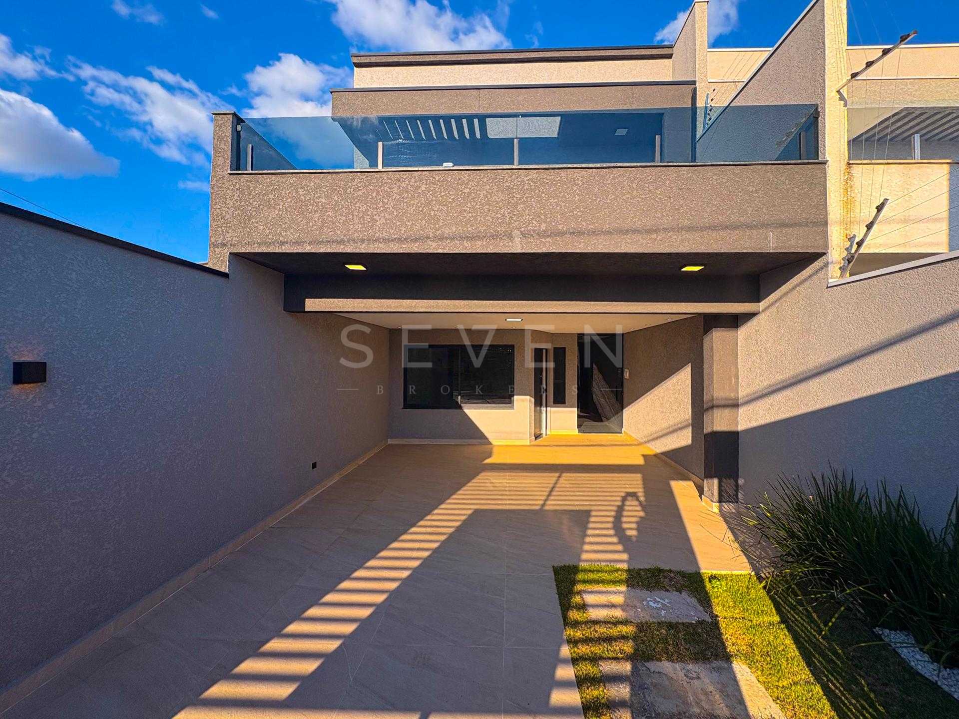 Sobrado Alto Padrão com 3 Suítes, Bairro Eucaliptos, Fazenda R...