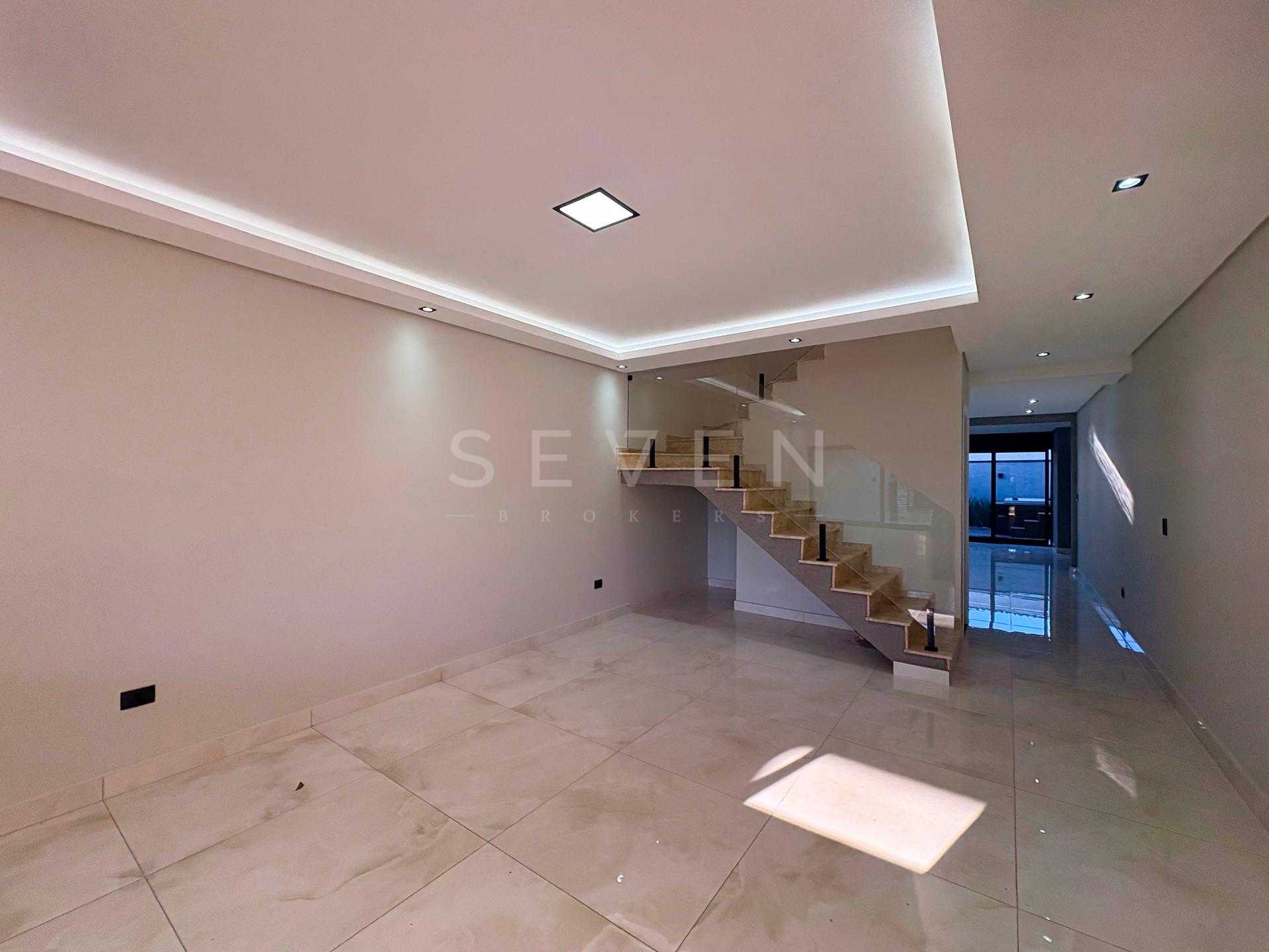 Sobrado Alto Padrão com 3 Suítes, Bairro Eucaliptos, Fazenda R...