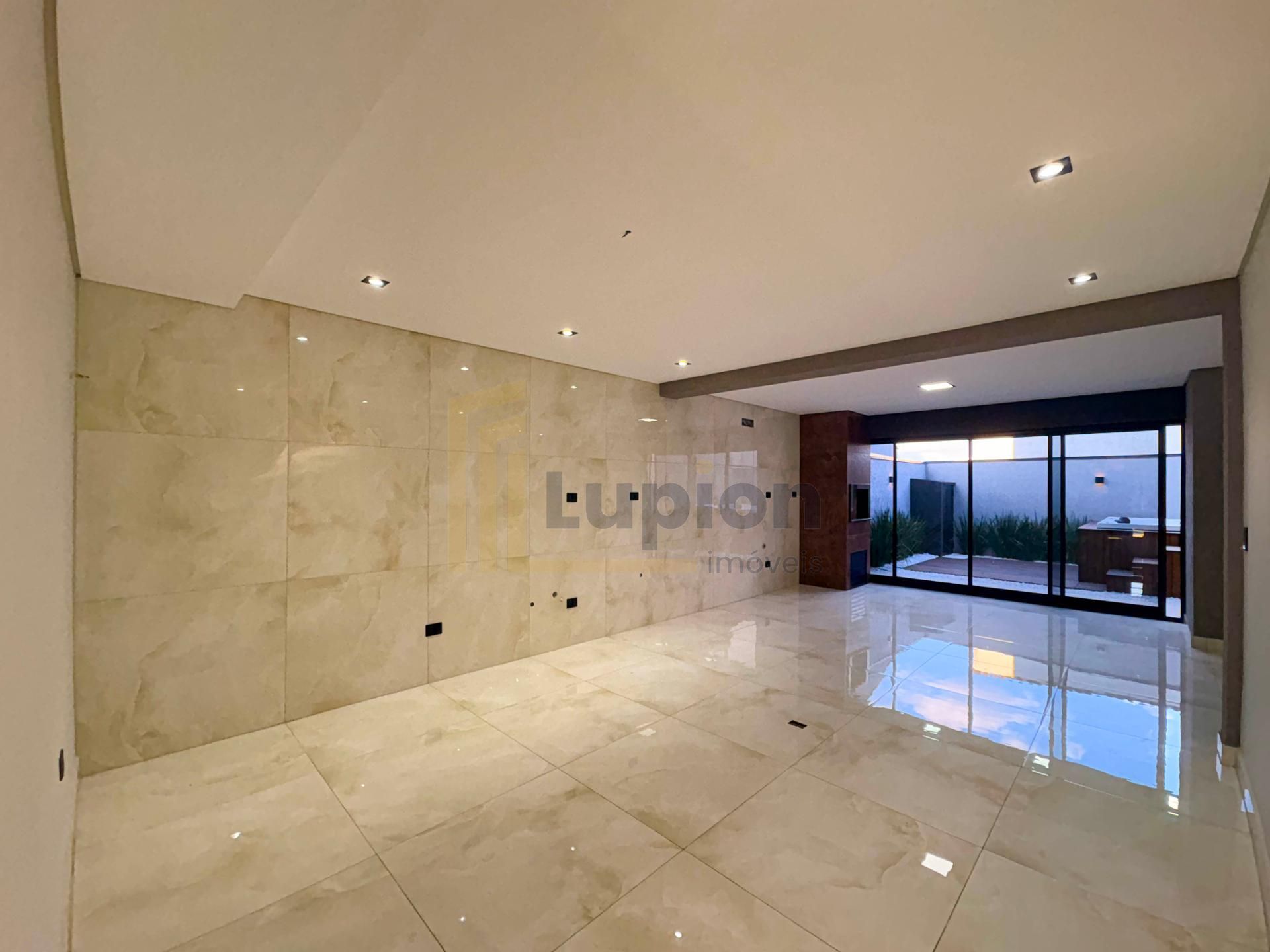 Sobrado Alto Padrão com 3 Suítes, Bairro Eucaliptos, Fazenda R...