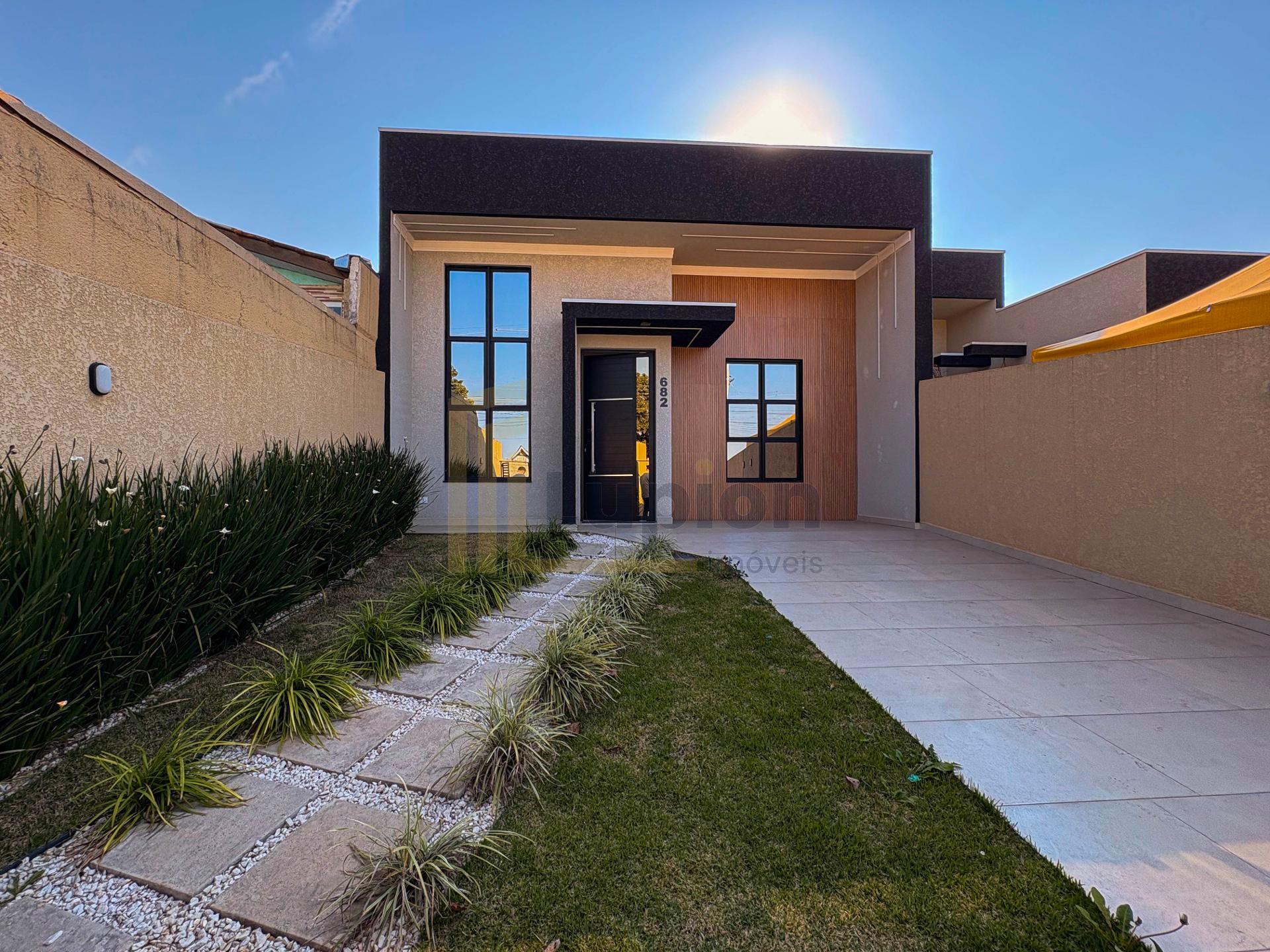 Casa com 3 Quartos, Suíte e Edícula com Churrasqueira  Eucali...