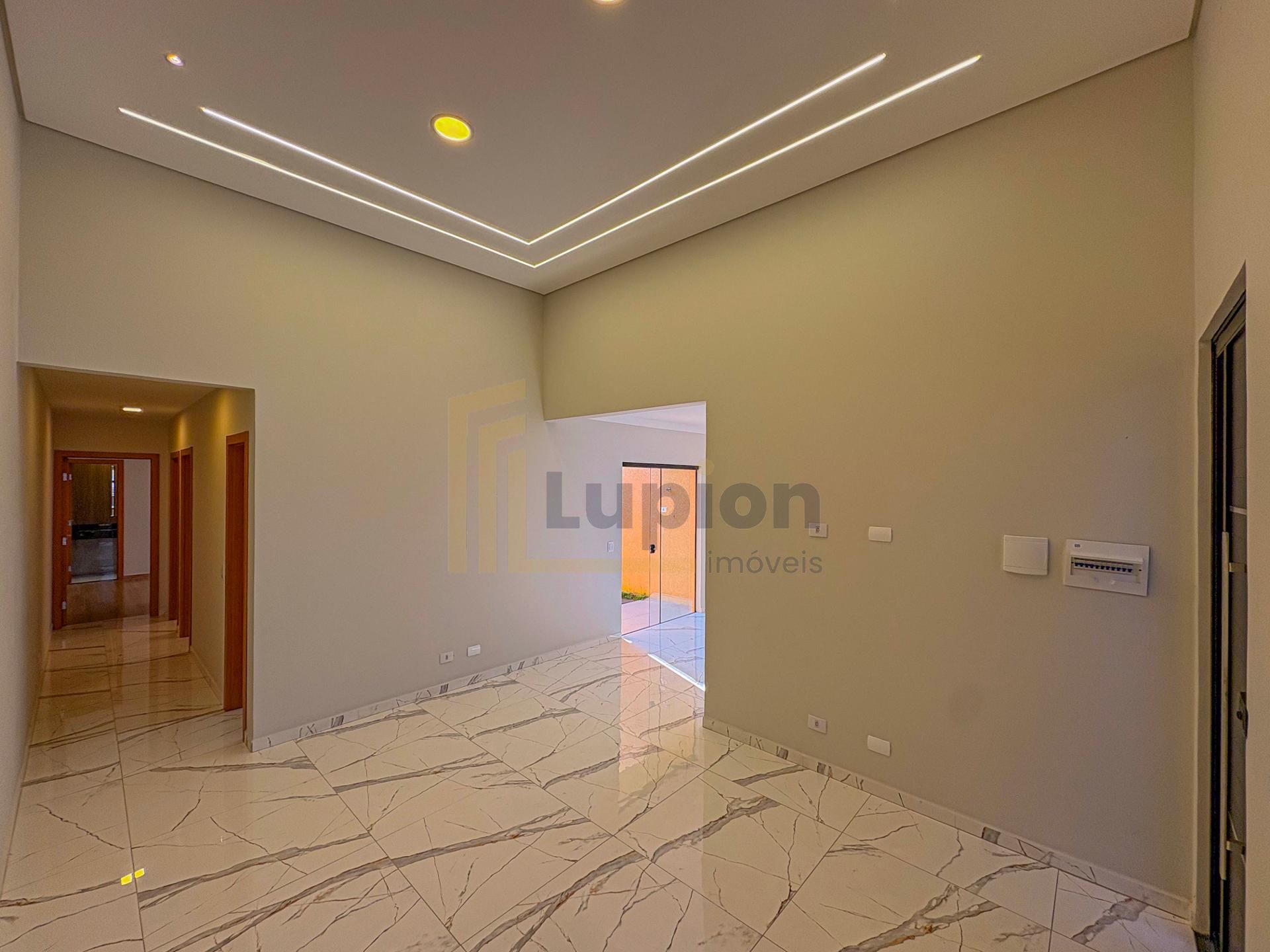 Casa com 3 Quartos, Suíte e Edícula com Churrasqueira  Eucali...