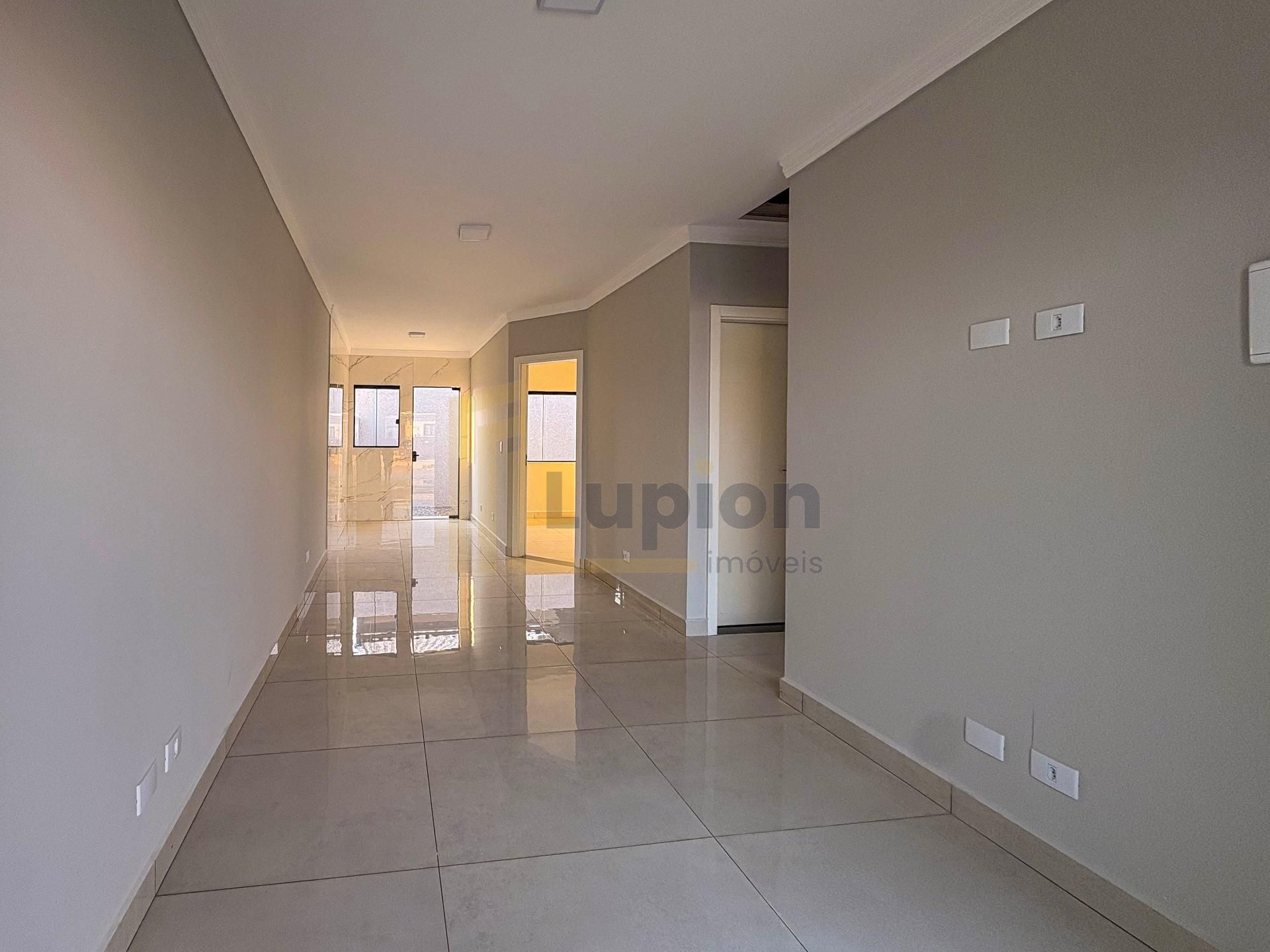 Casa com 3 Quartos no Residencial Caqui  Bairro Estados  50m 
