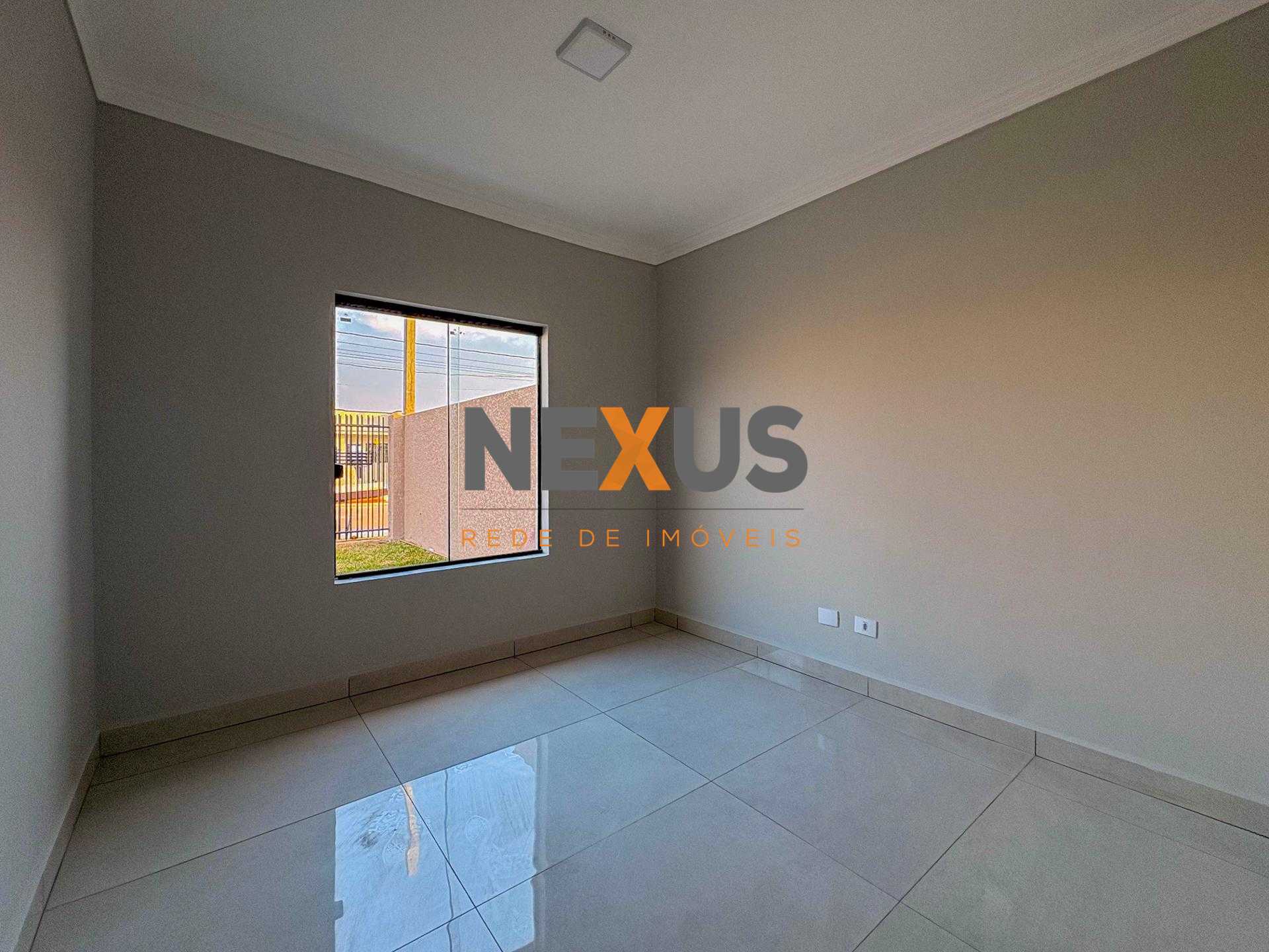 Casa com 3 Quartos no Residencial Caqui  Bairro Estados  50m 