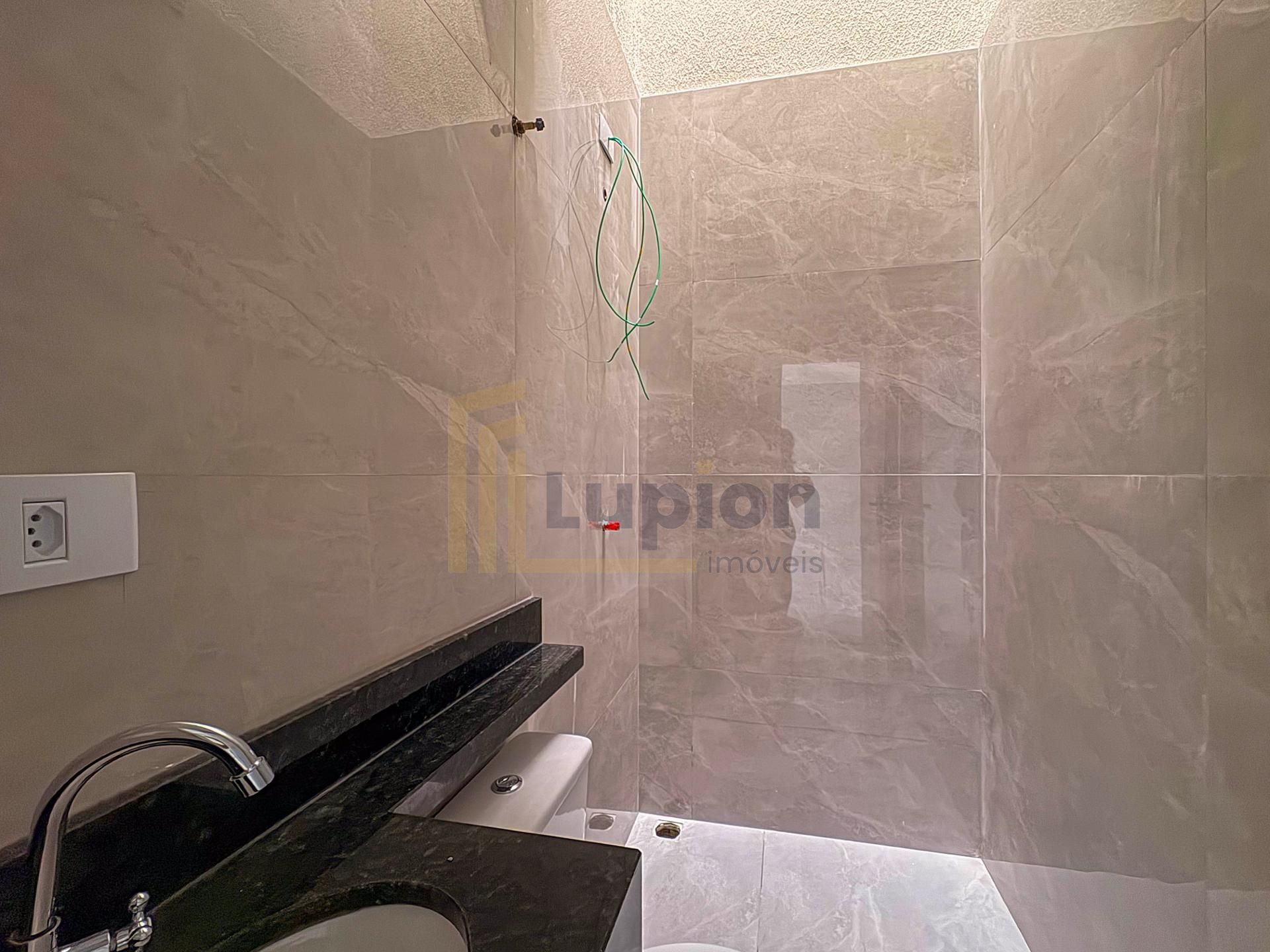 Casa com 3 Quartos no Residencial Caqui  Bairro Estados  50m 