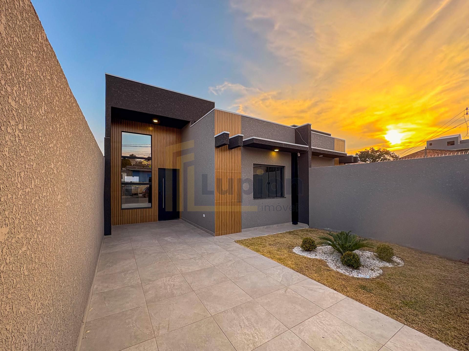 Casa Alto Padrão com Piscina e 3 Quartos no Iguaçu  Fazenda R...