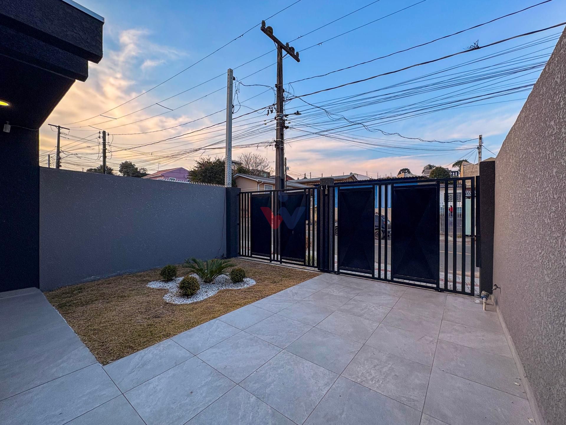 Casa Alto Padrão com Piscina e 3 Quartos no Iguaçu  Fazenda R...