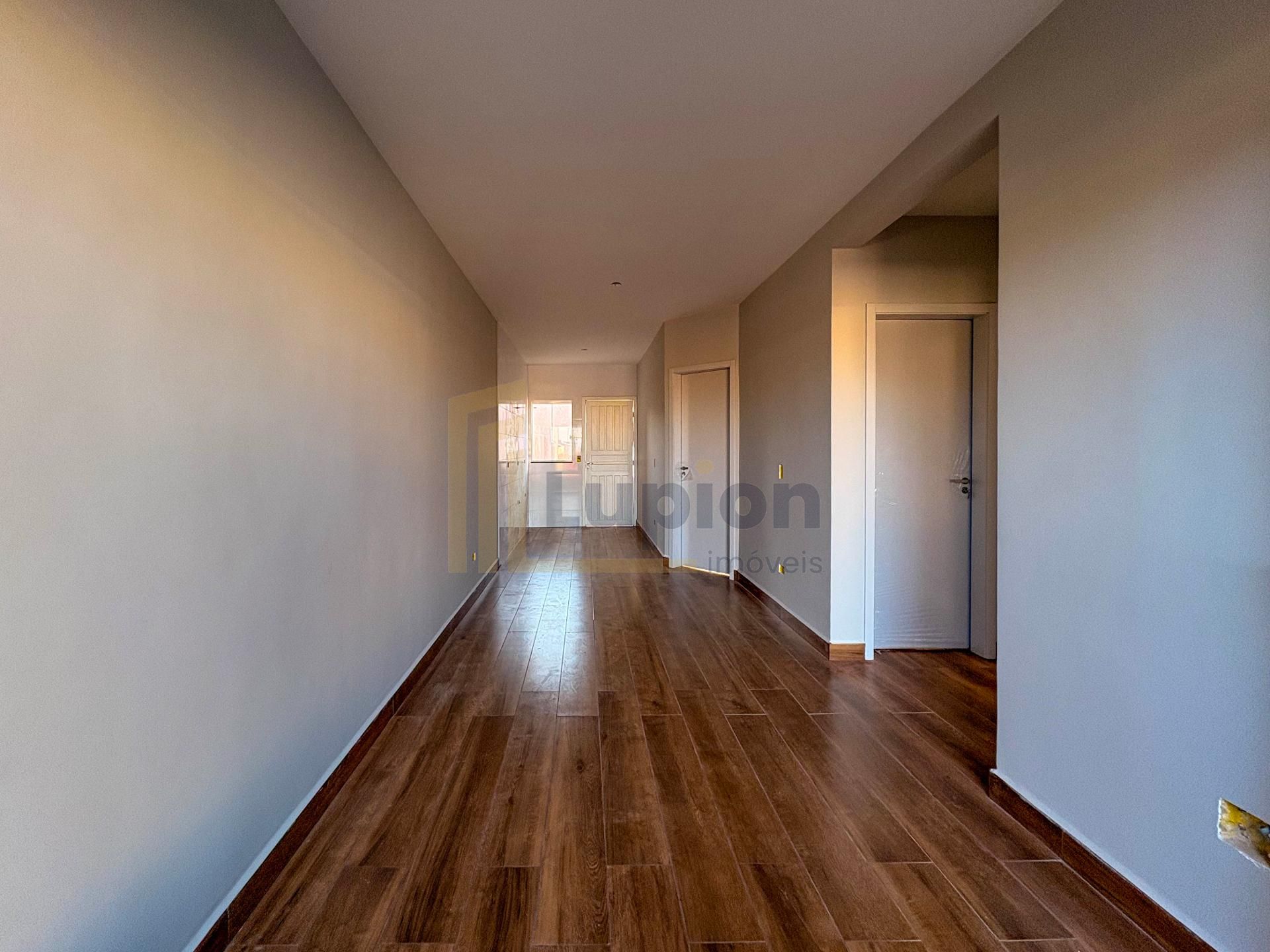 Casa 3 Quartos com Suíte no Gralha Azul  Pronta para Morar