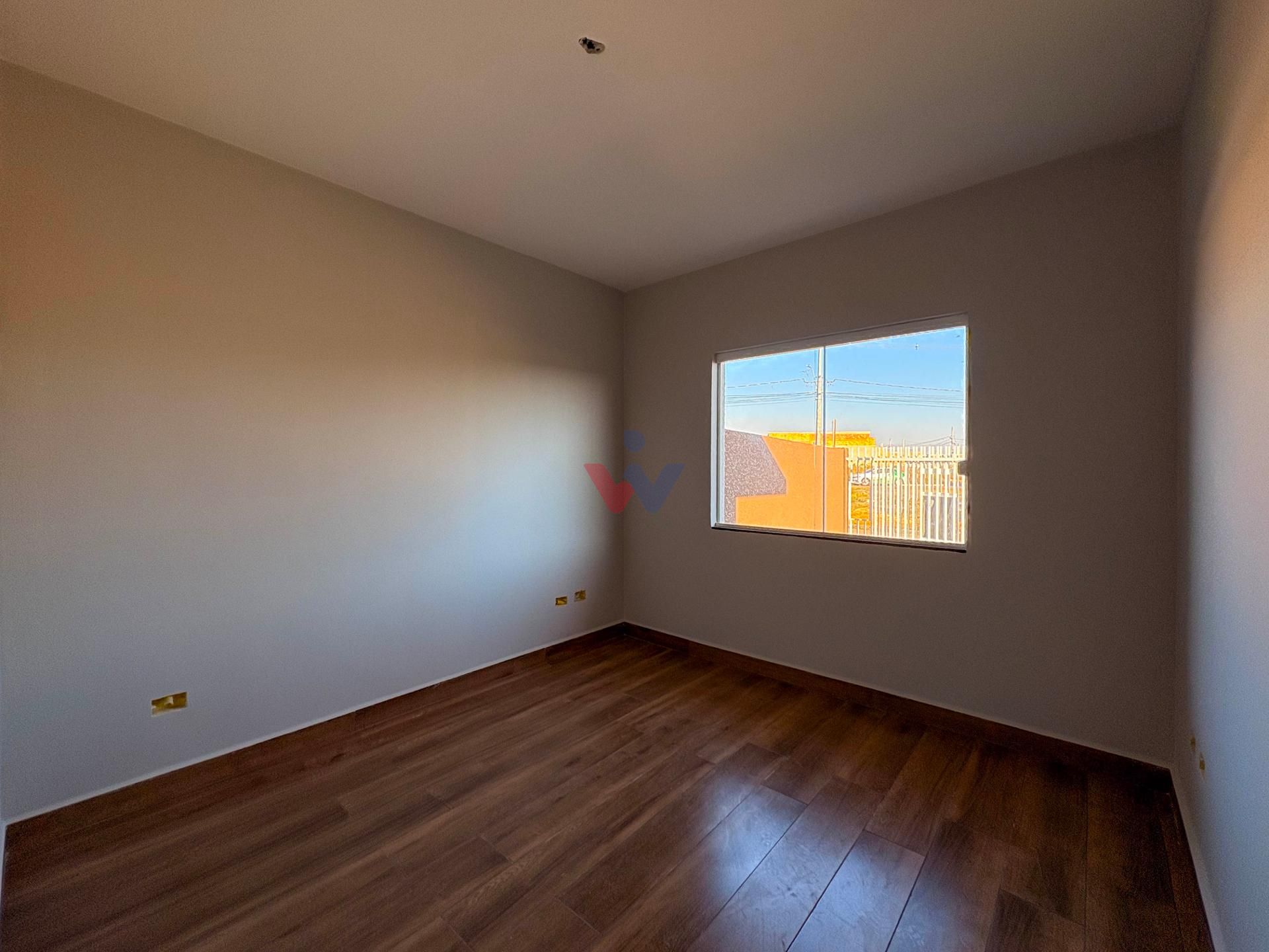 Casa 3 Quartos com Suíte no Gralha Azul  Pronta para Morar