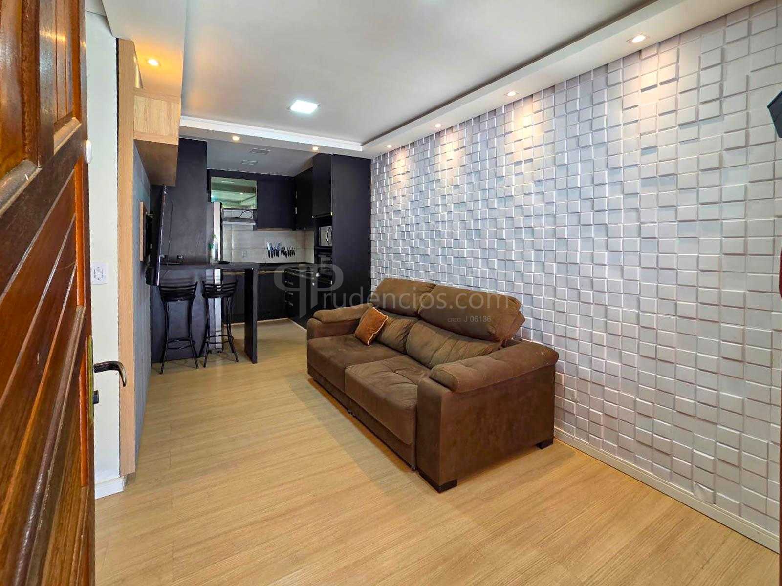 Casa em Condomínio com 2 Quartos e Planejados  Fazenda Rio Gr...