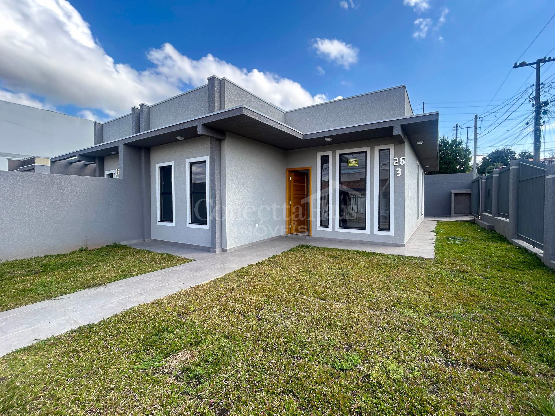 Casa de Esquina com 3 Quartos, Suíte e Churrasqueira  Santa T...