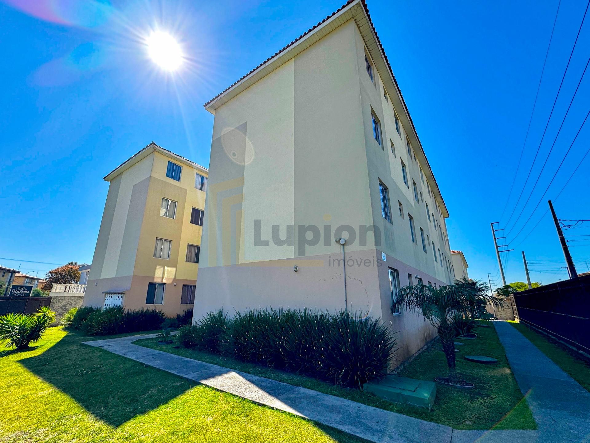 Apartamento 2 Quartos com Vaga Coberta no Sítio Cercado  Curi...