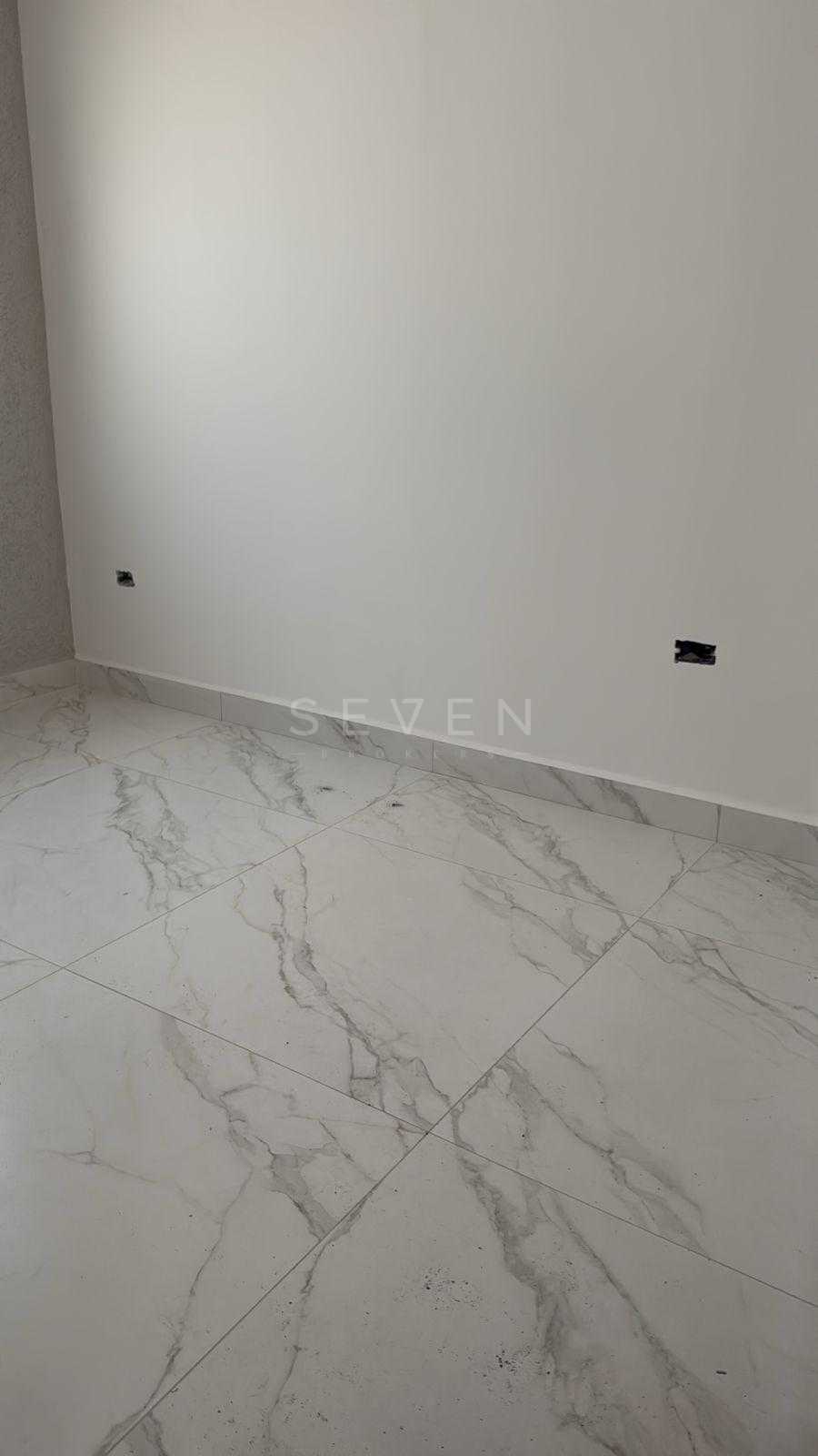 Casa 3 Quartos com Fachada Moderna e Pé Direito Alto  Jardim ...