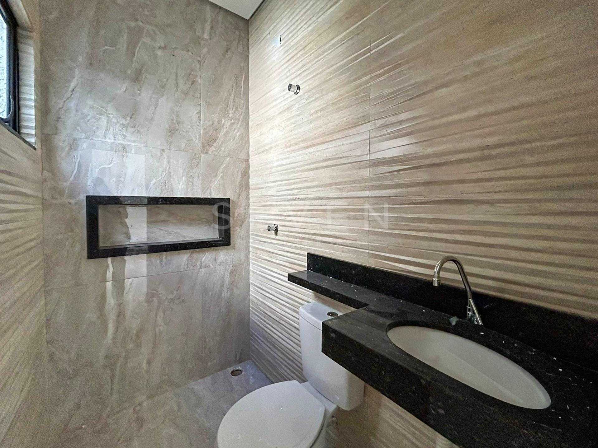 Casa 3 Quartos com Suíte, Jardim de Inverno e Área Gourmet  N...