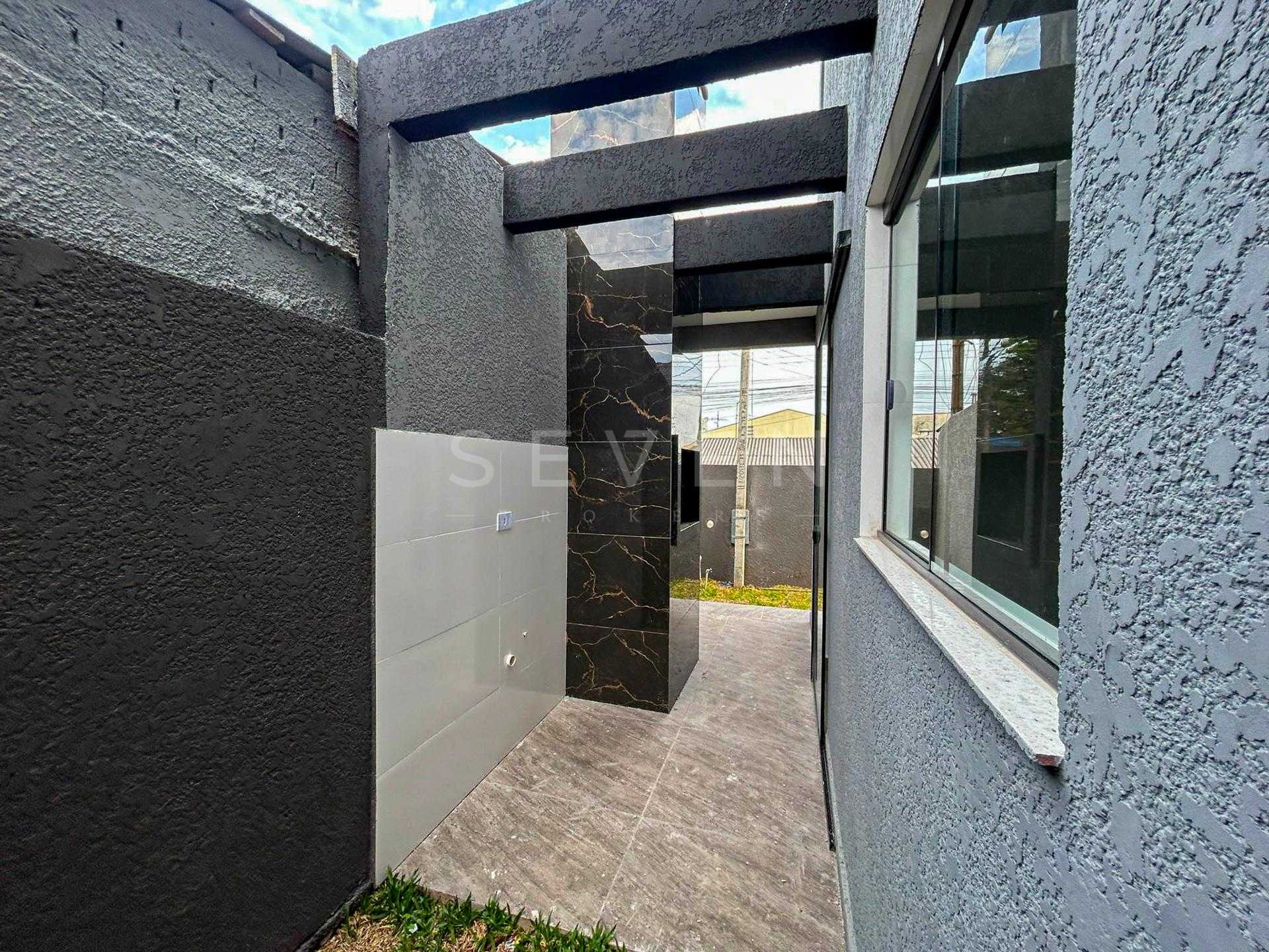 Sobrado de Esquina 3 Quartos com Churrasqueira no Umbará  Cur...