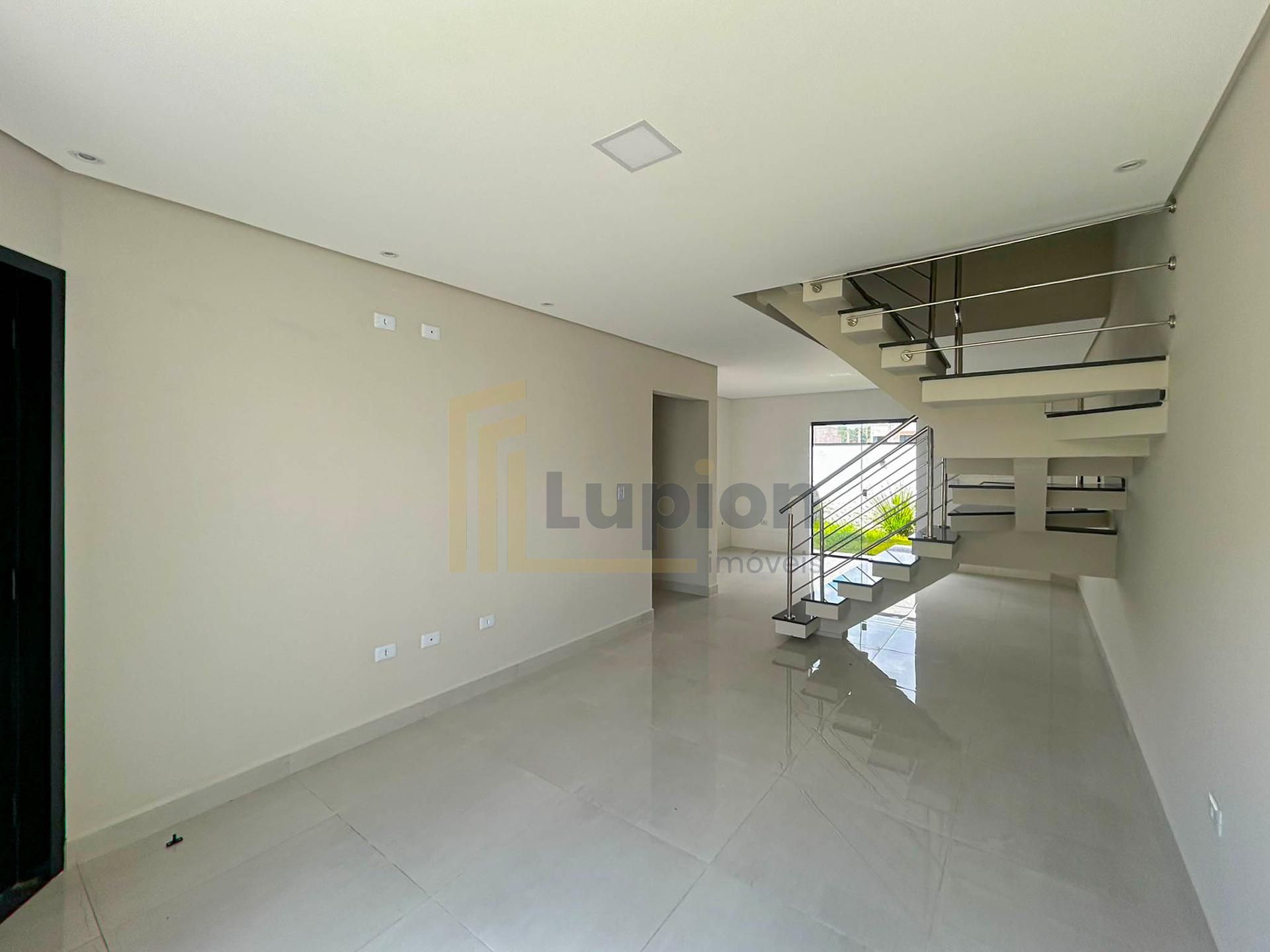 Sobrado 3 Quartos com Suíte e Terreno nos Fundos - Eucaliptos,...