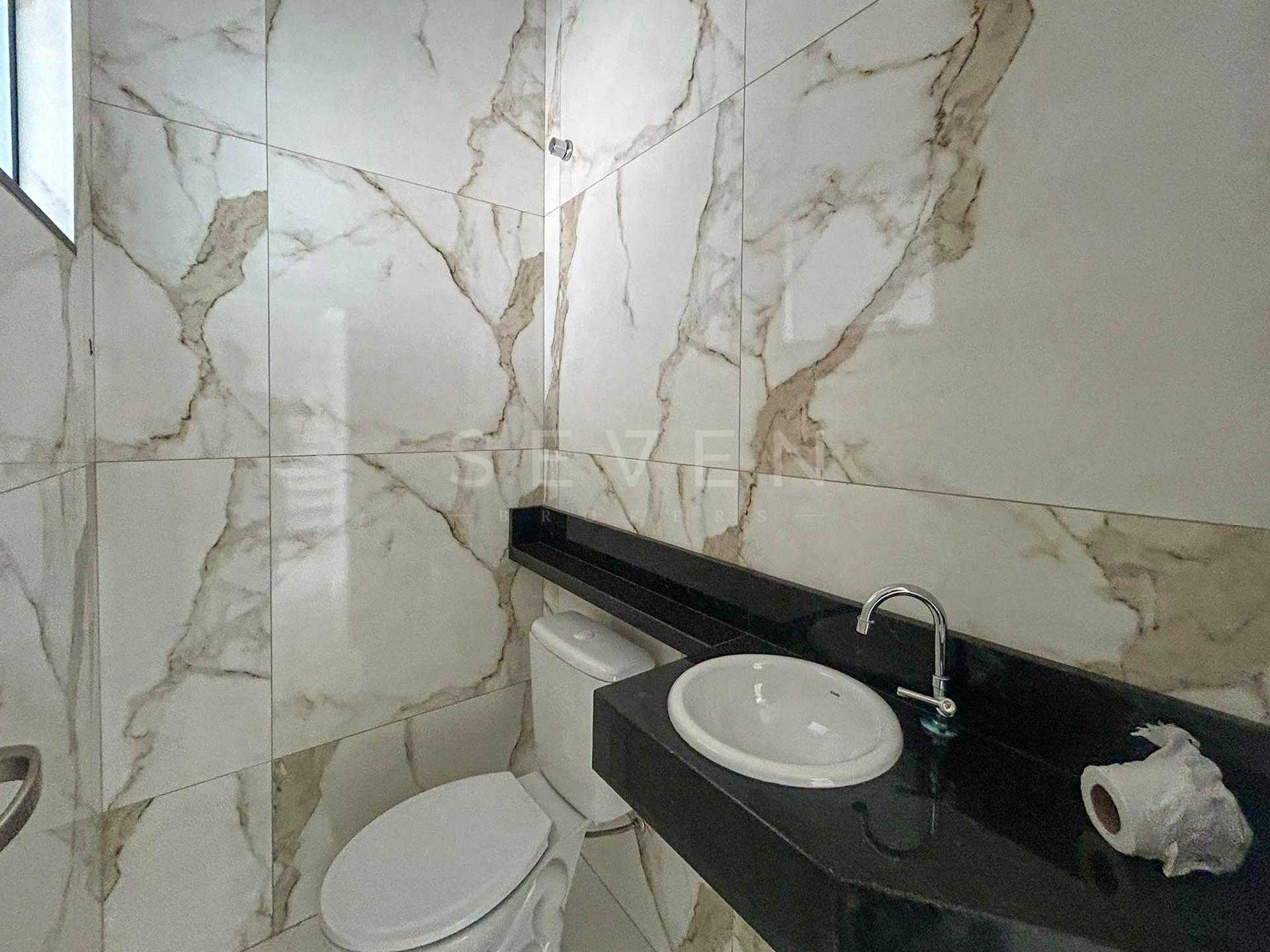 Sobrado 3 Quartos com Suíte e Terreno nos Fundos - Eucaliptos,...