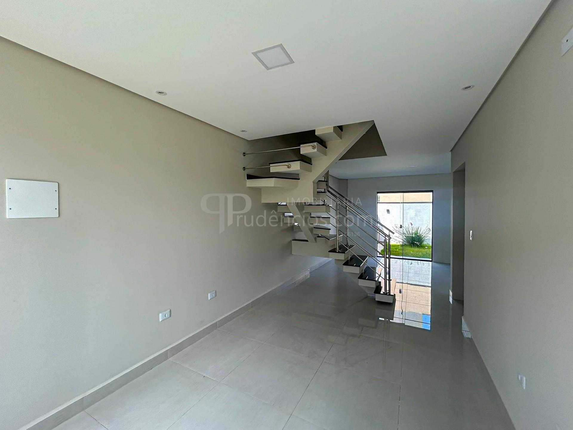 Sobrado de Esquina com Suíte e Churrasqueira - Eucaliptos, FRG