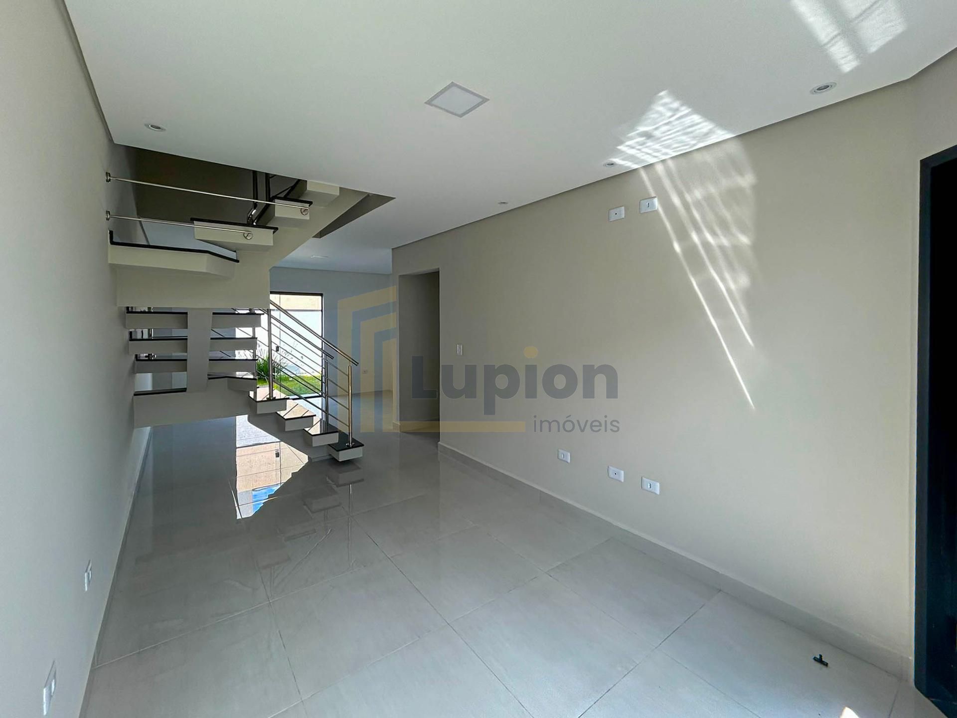 Sobrado de Esquina com Suíte e Churrasqueira - Eucaliptos, FRG