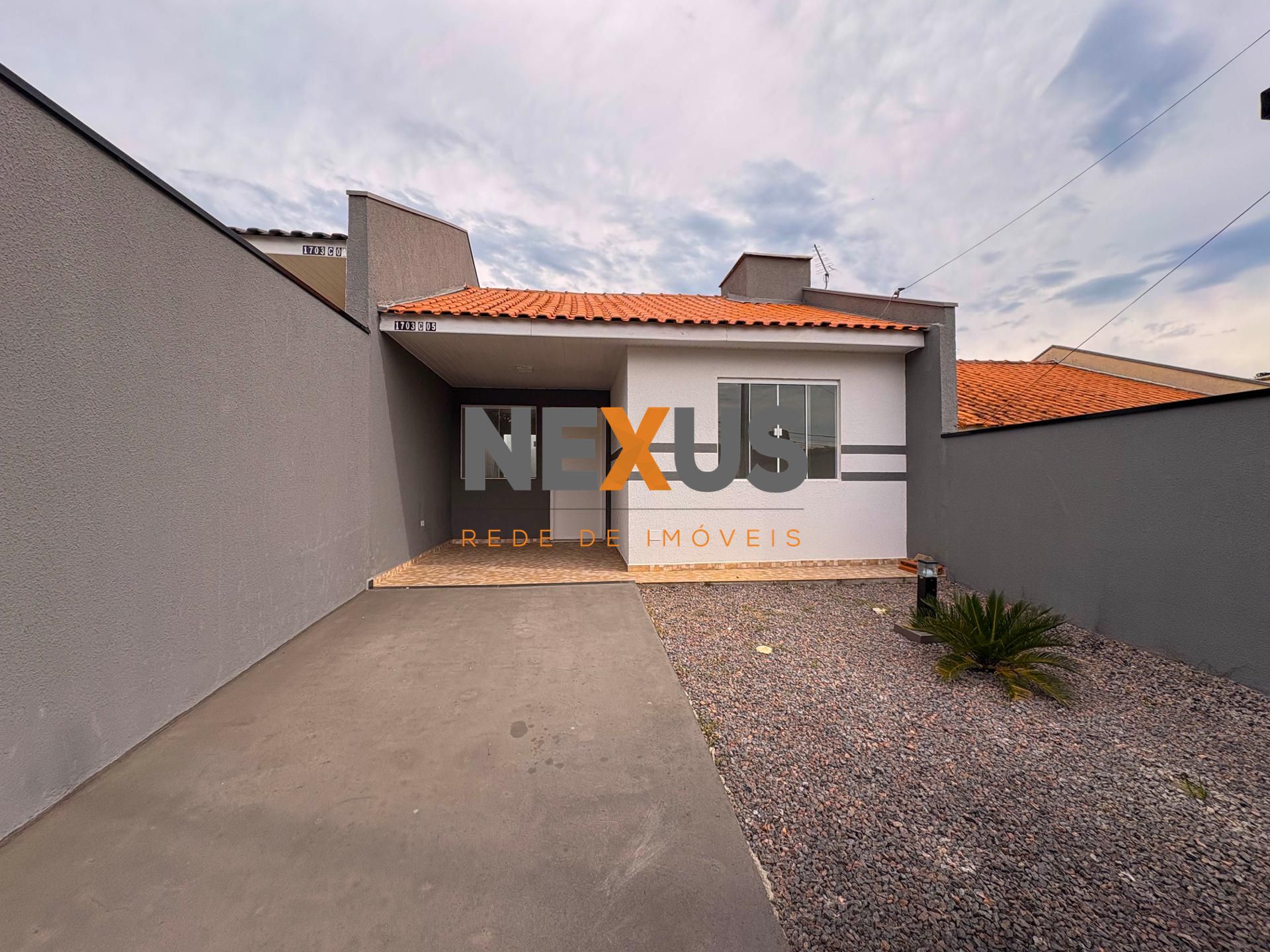 Casa 2 Quartos com Área de Serviço Coberta - Bairro Estados, FRG