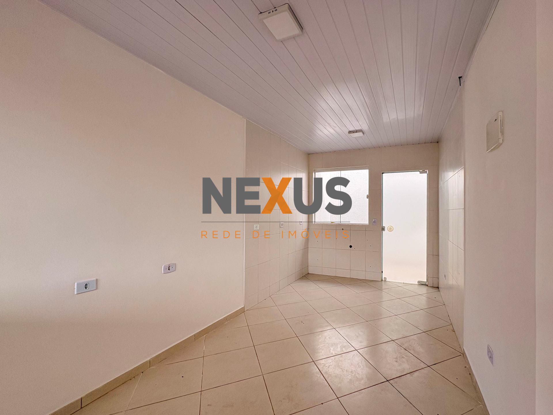Casa 2 Quartos com Área de Serviço Coberta - Bairro Estados, FRG
