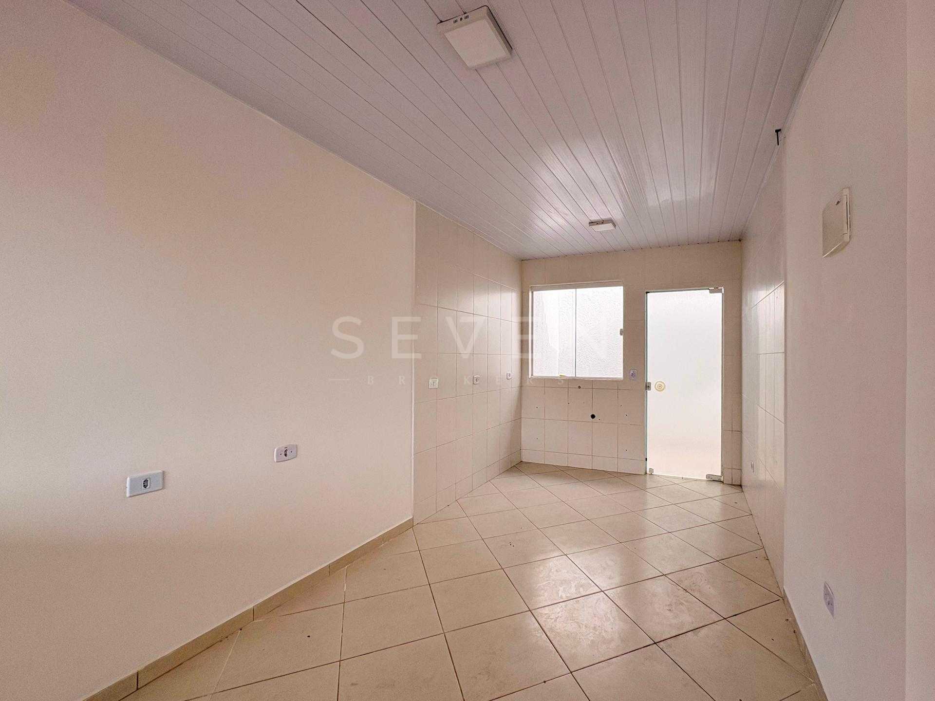 Casa 2 Quartos com Área de Serviço Coberta - Bairro Estados, FRG