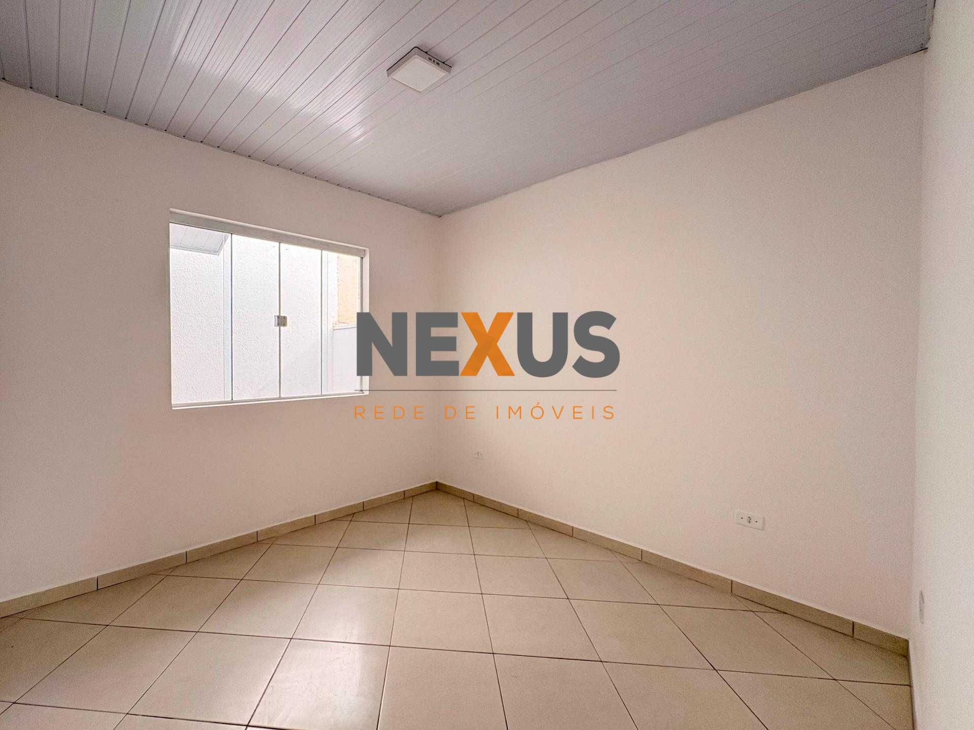 Casa 2 Quartos com Área de Serviço Coberta - Bairro Estados, FRG
