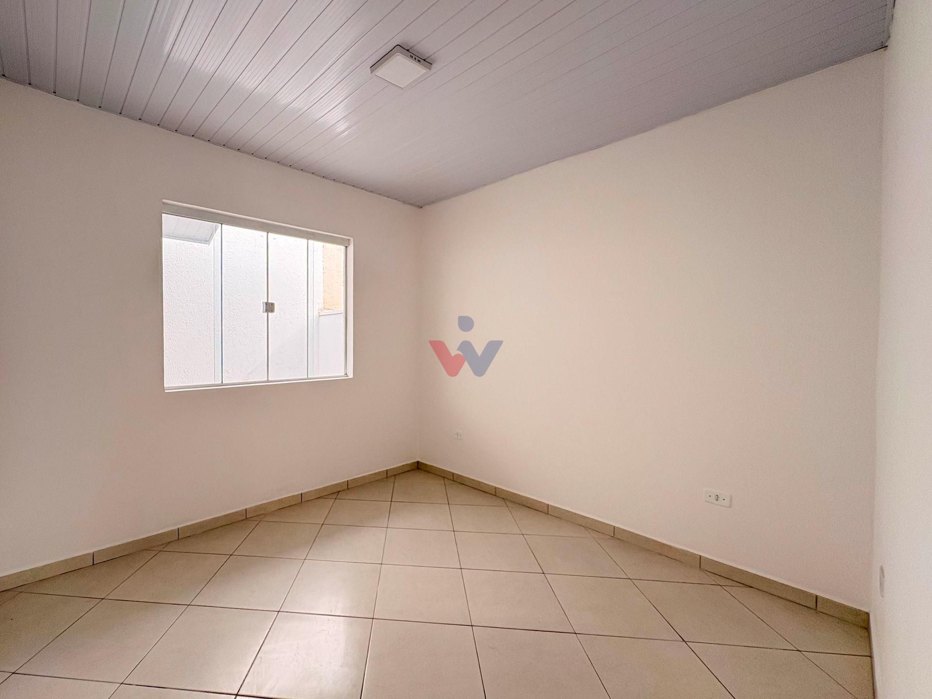 Casa 2 Quartos com Área de Serviço Coberta - Bairro Estados, FRG