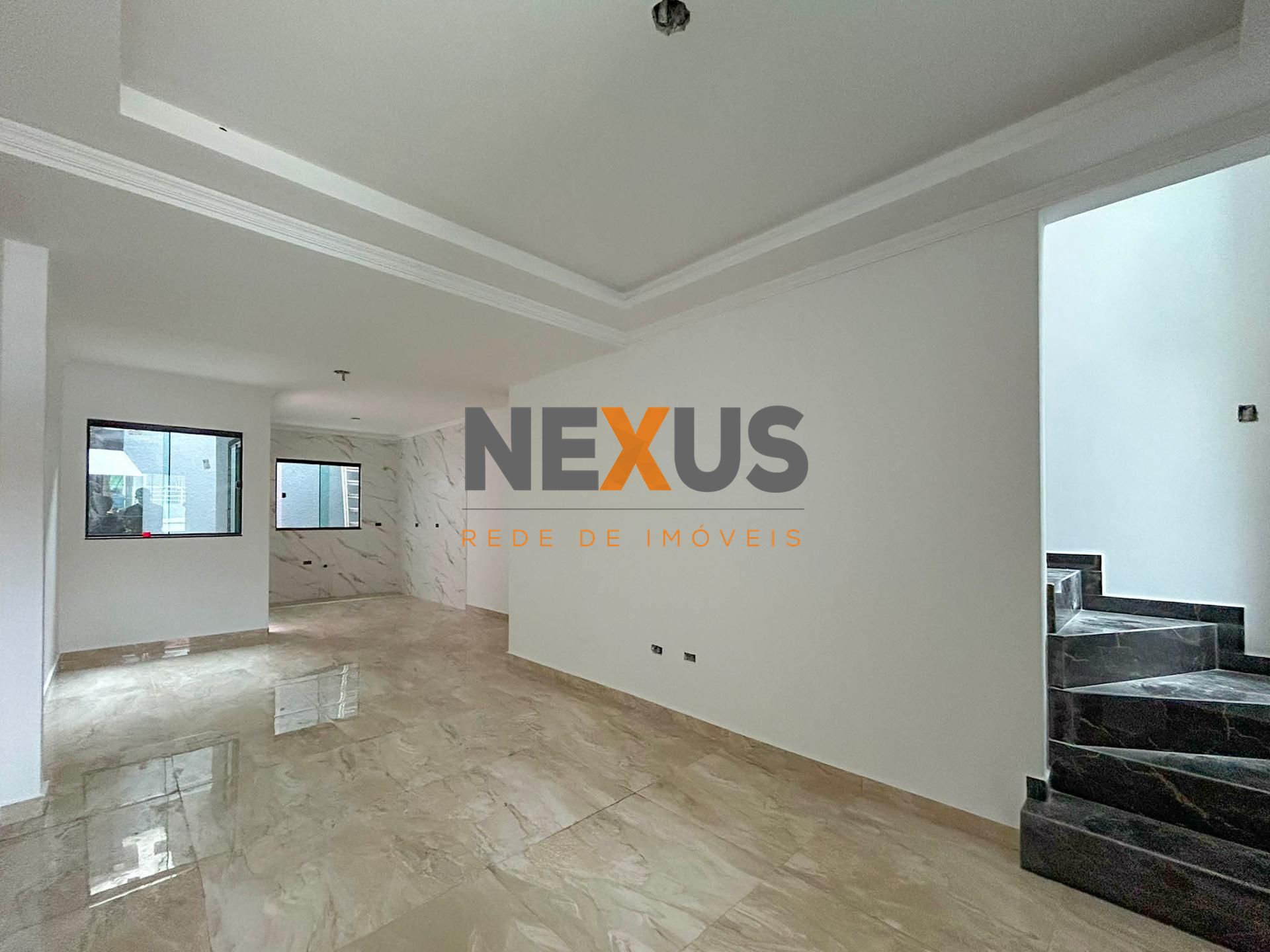 Sobrado 3 Quartos com Varanda e Churrasqueira no Tatuquara - C...