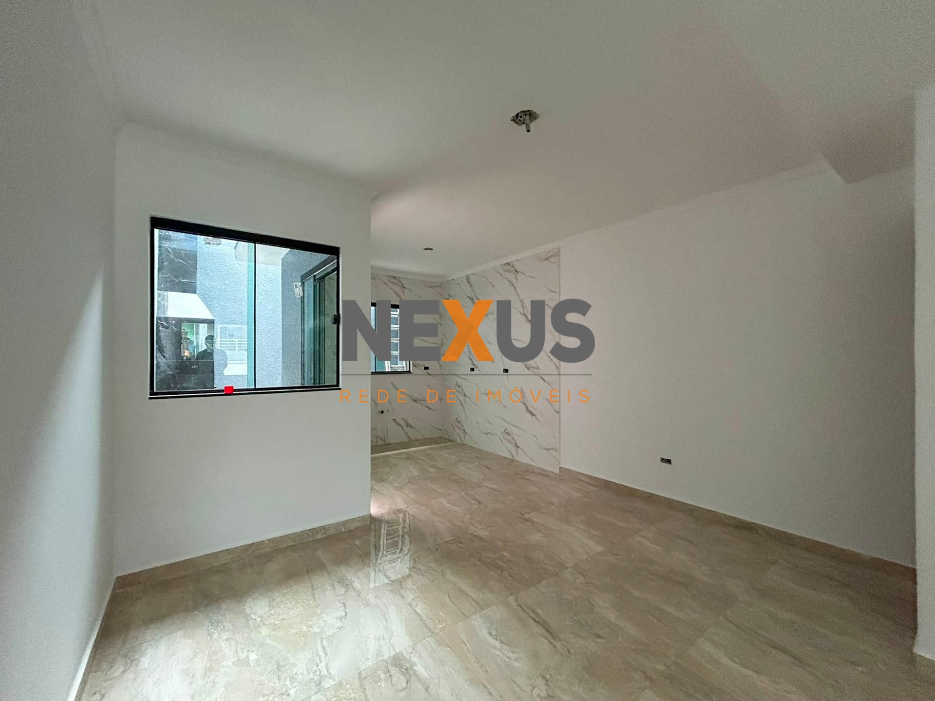 Sobrado 3 Quartos com Varanda e Churrasqueira no Tatuquara - C...