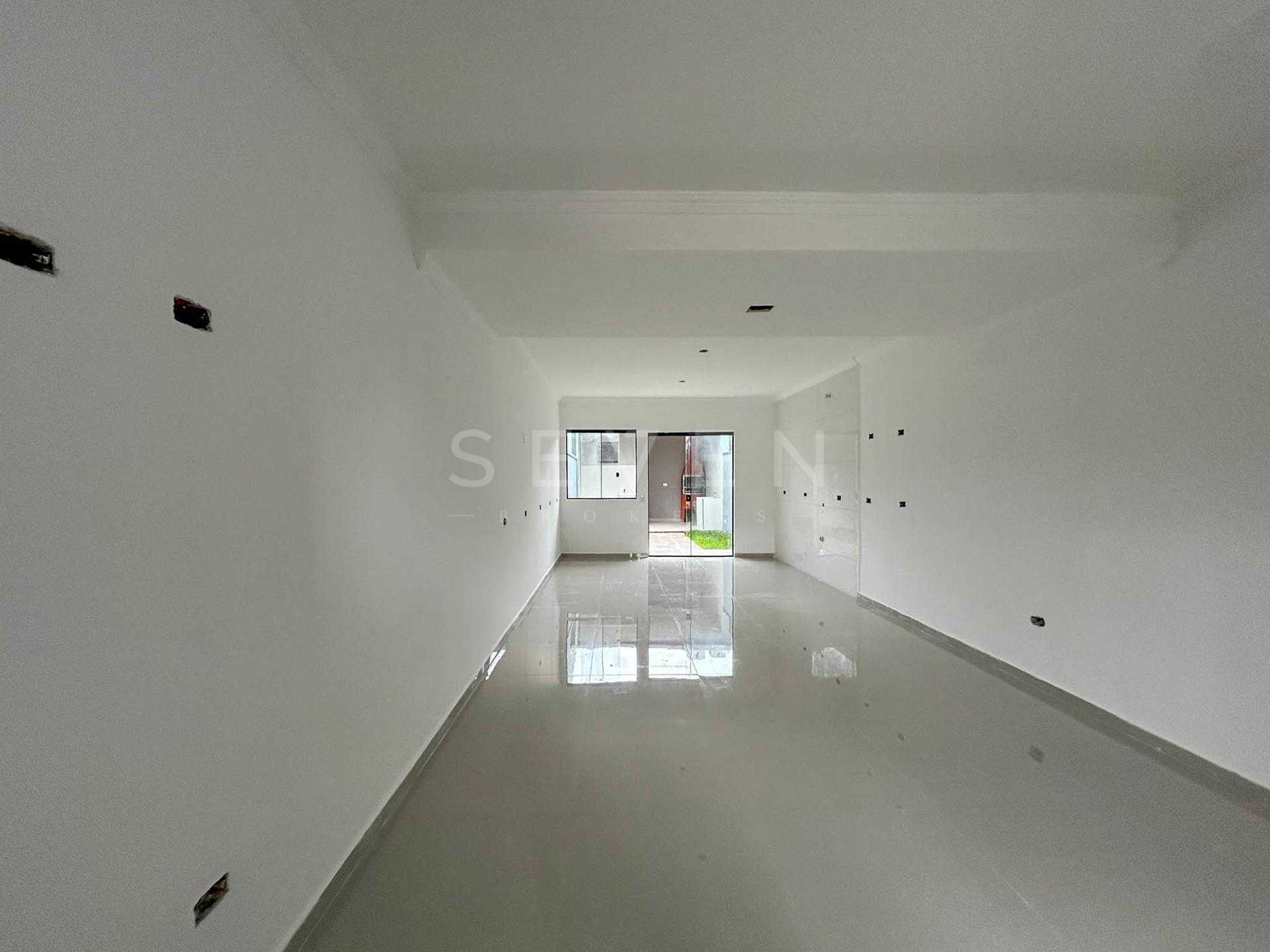 Sobrado 3 Quartos com Área Gourmet e Varanda no Tatuquara - Cu...