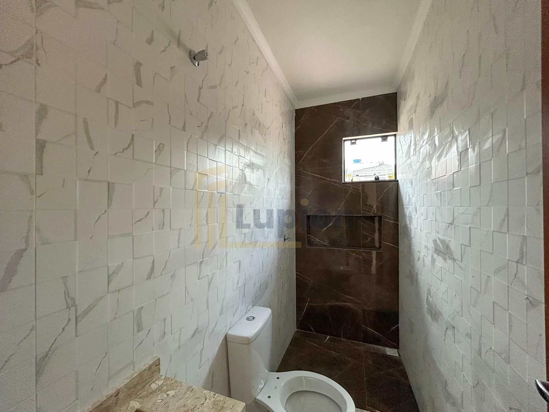 Casa 2 Quartos com Churrasqueira no Tatuquara - Curitiba