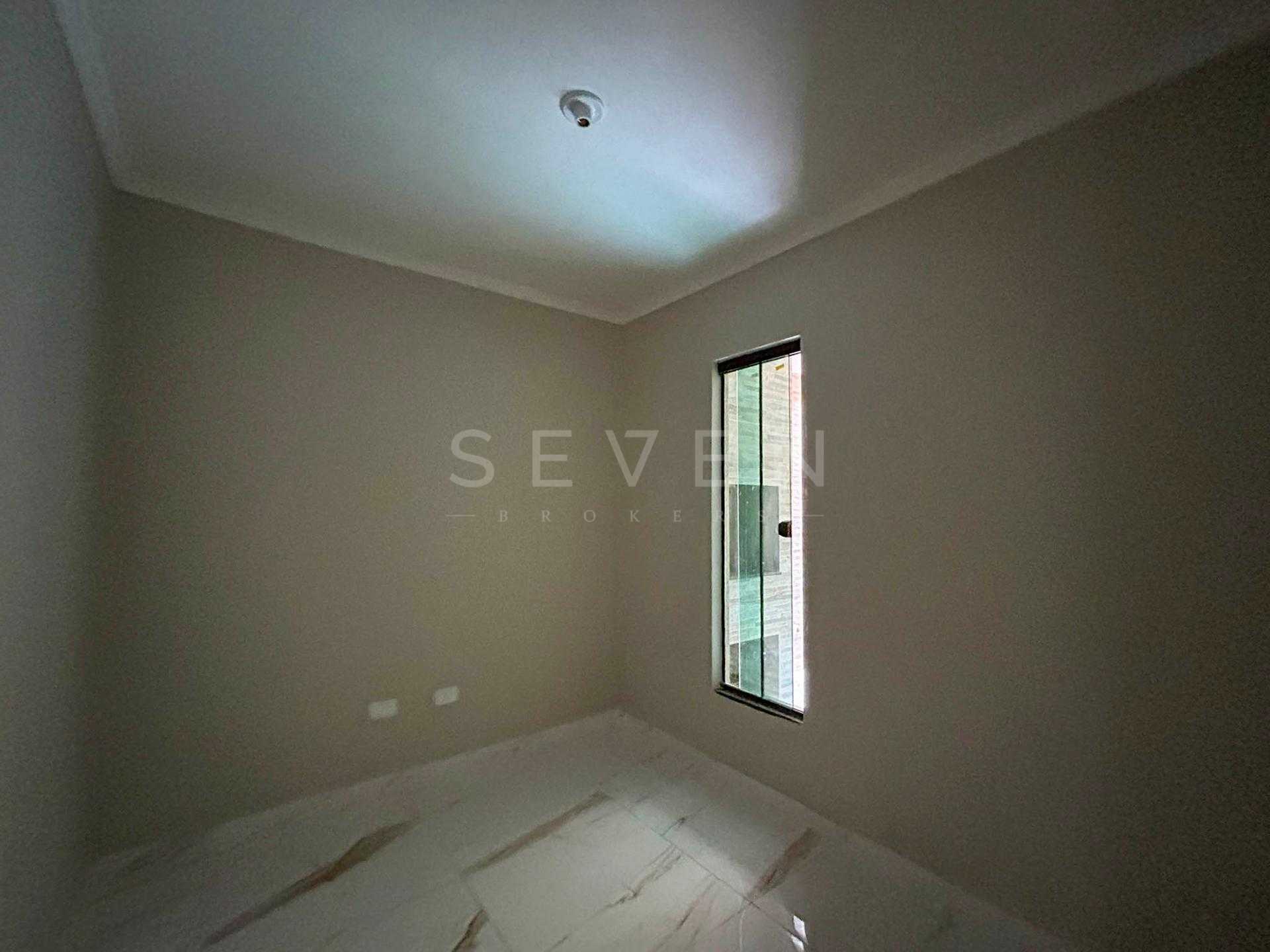 Casa 2 Quartos com Churrasqueira no Tatuquara - Curitiba