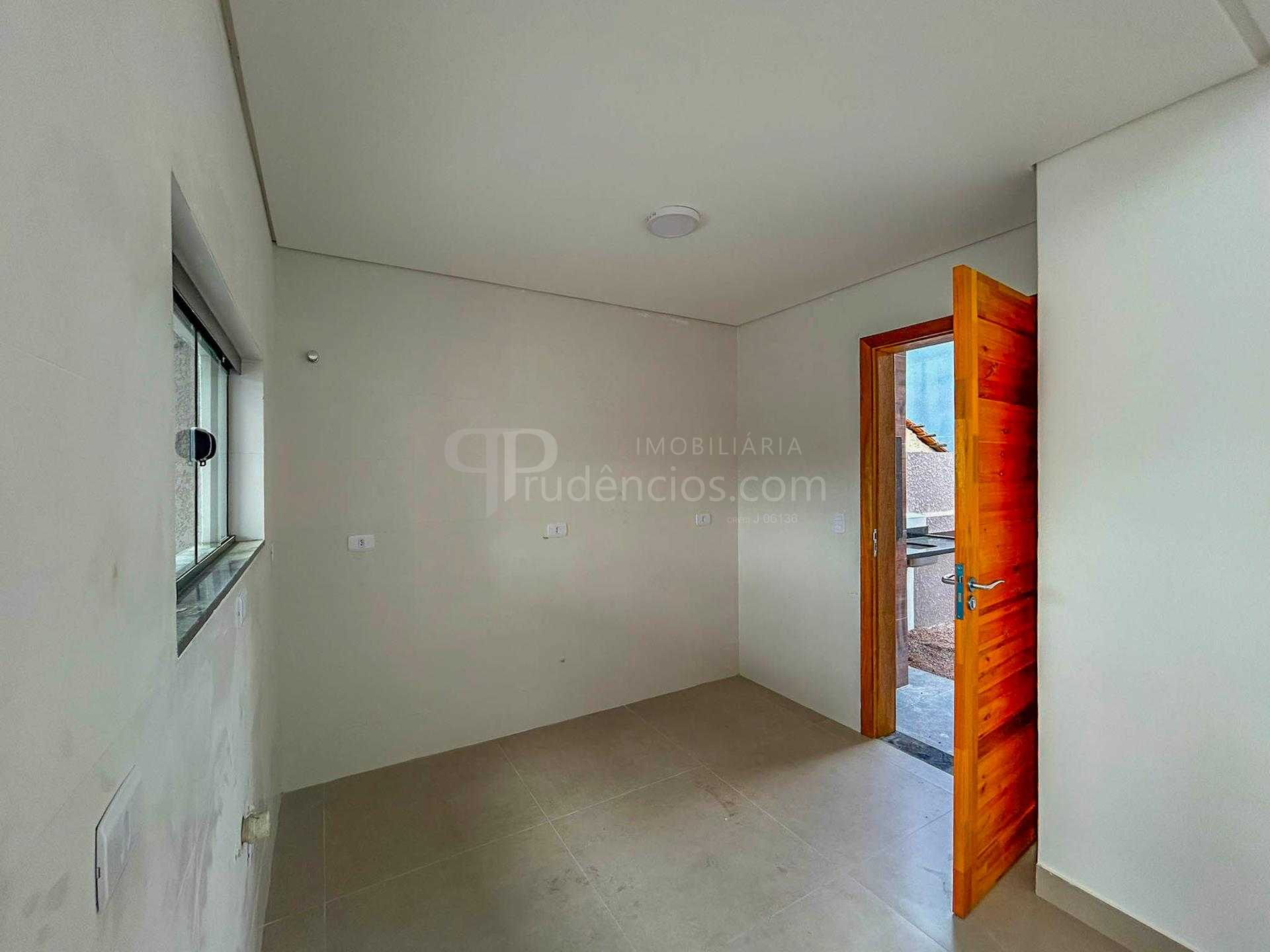 Casa 3 Quartos com Suíte e Terreno Amplo no Santa Terezinha - ...